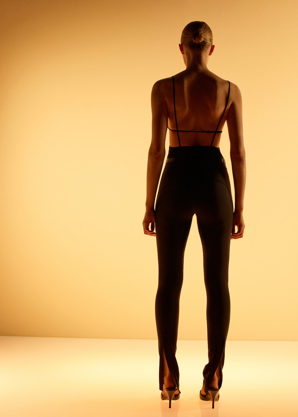 Leggings with zipped hem