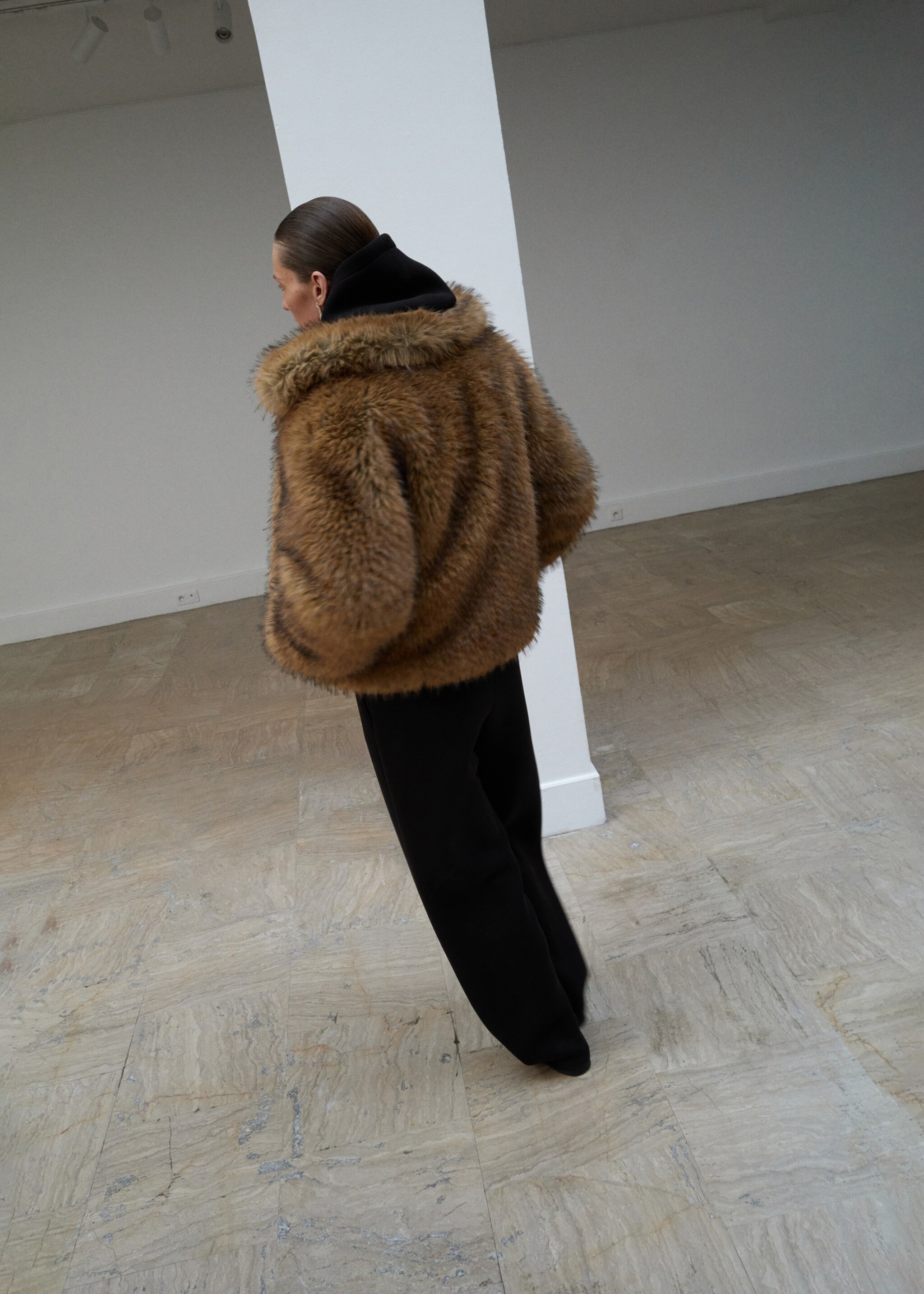 Fur-effect jacket with lapels - Reverse of the article, Brown. Ref: 17066357-00.