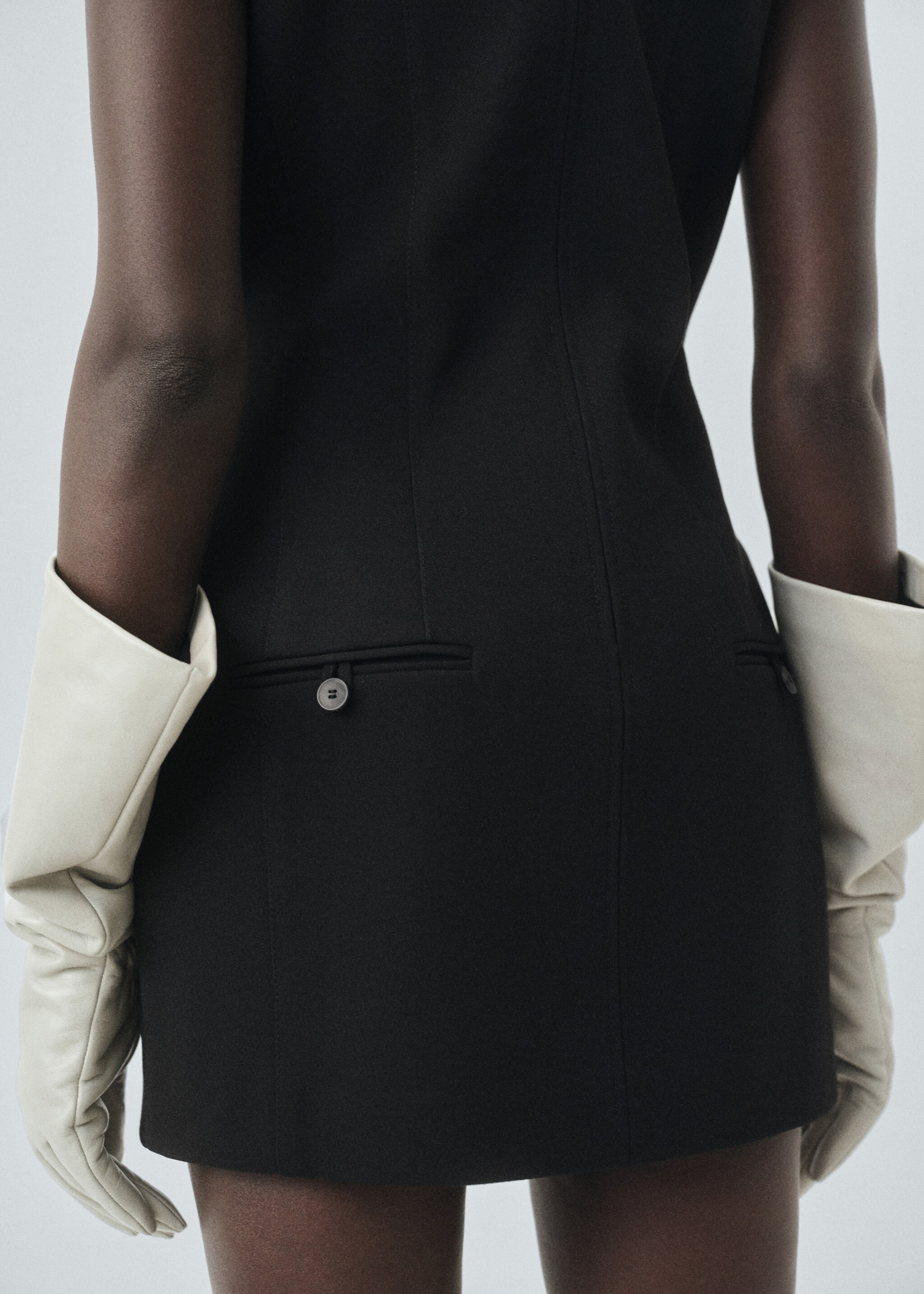 Robe courte à poche - Détail de l'article 1, Noir. Ref: 17066360-00.