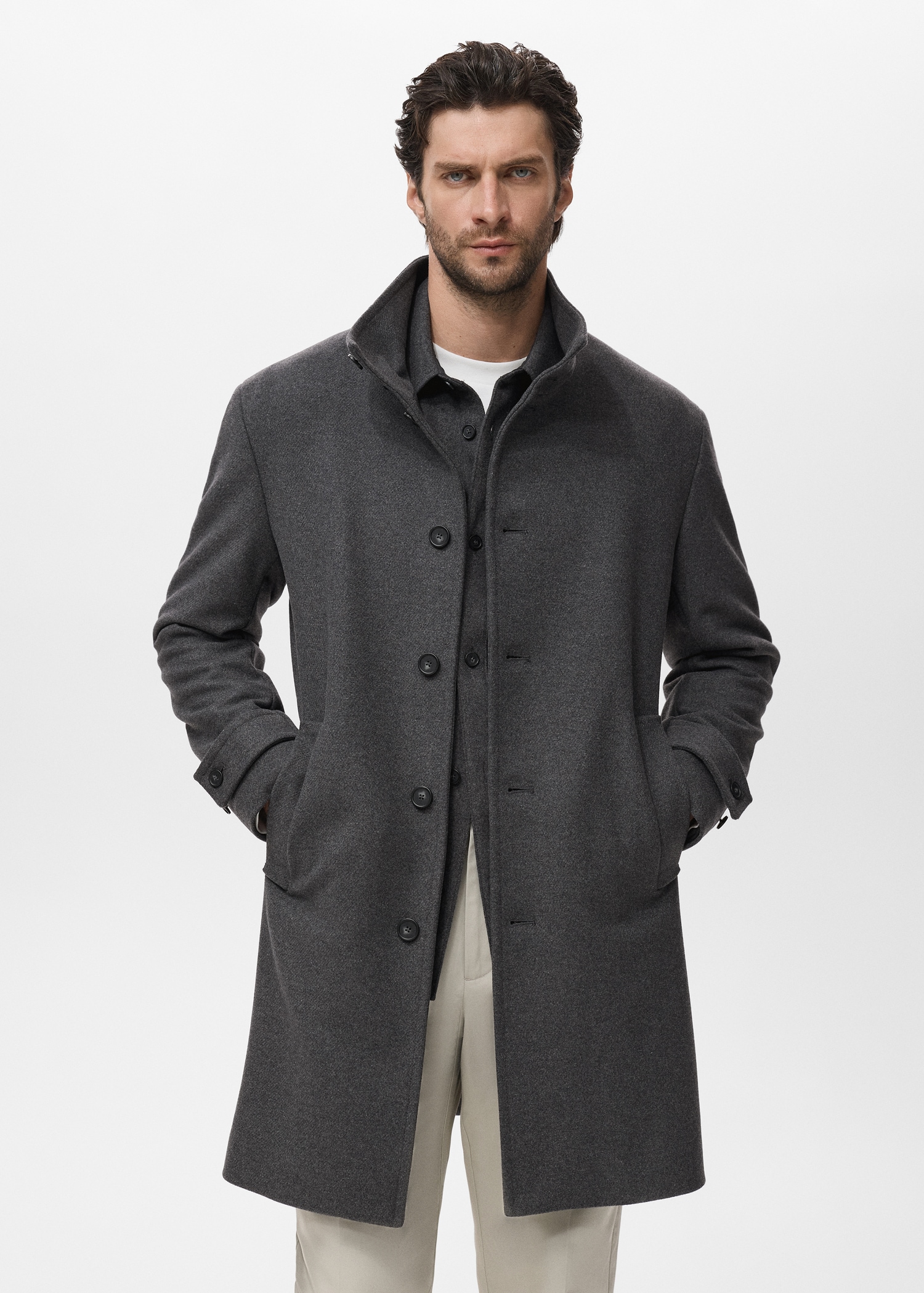 Manteau en laine à col cheminée - Plan moyen