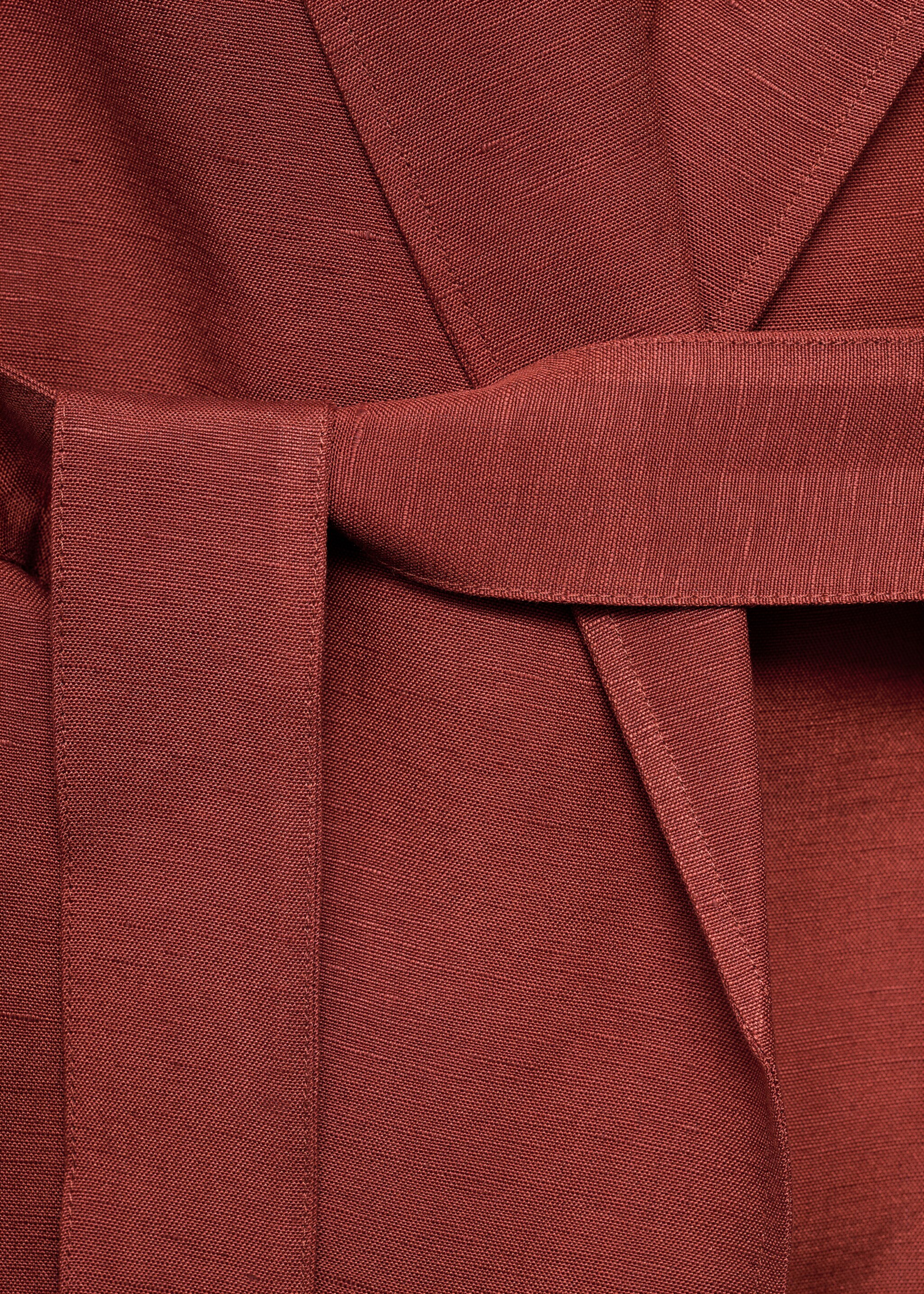 Linen suit waistcoat with belt - Details of the article 8, Copper. Ref: 17066734-00.