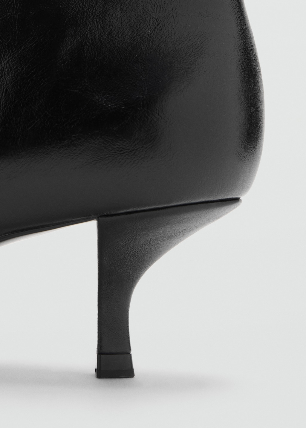 Kitten-heel pointed-toe ankle boots