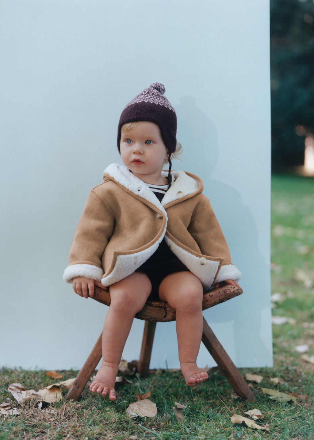 Bobble hat with jacquard pattern
