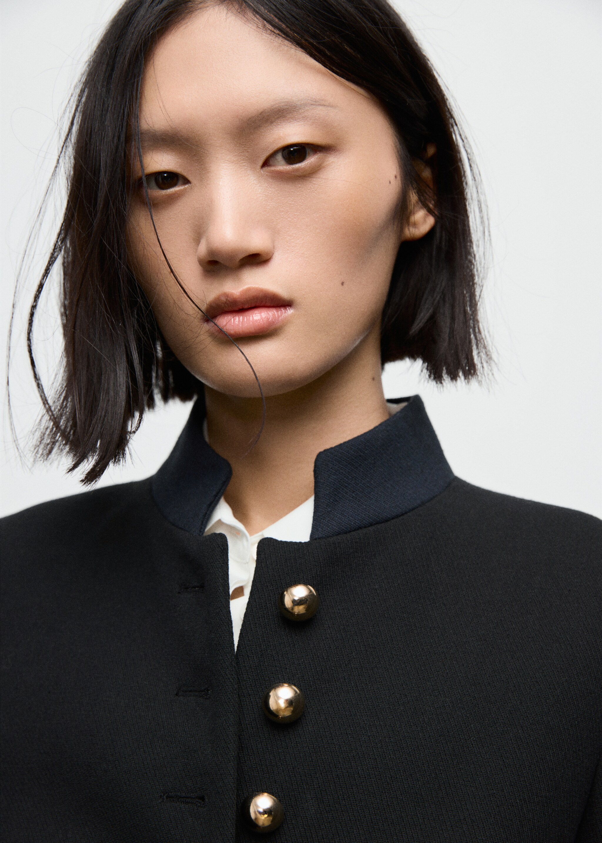 Fitted jacket with band collar - Details of the article 2, Black. Ref: 17066745-00.