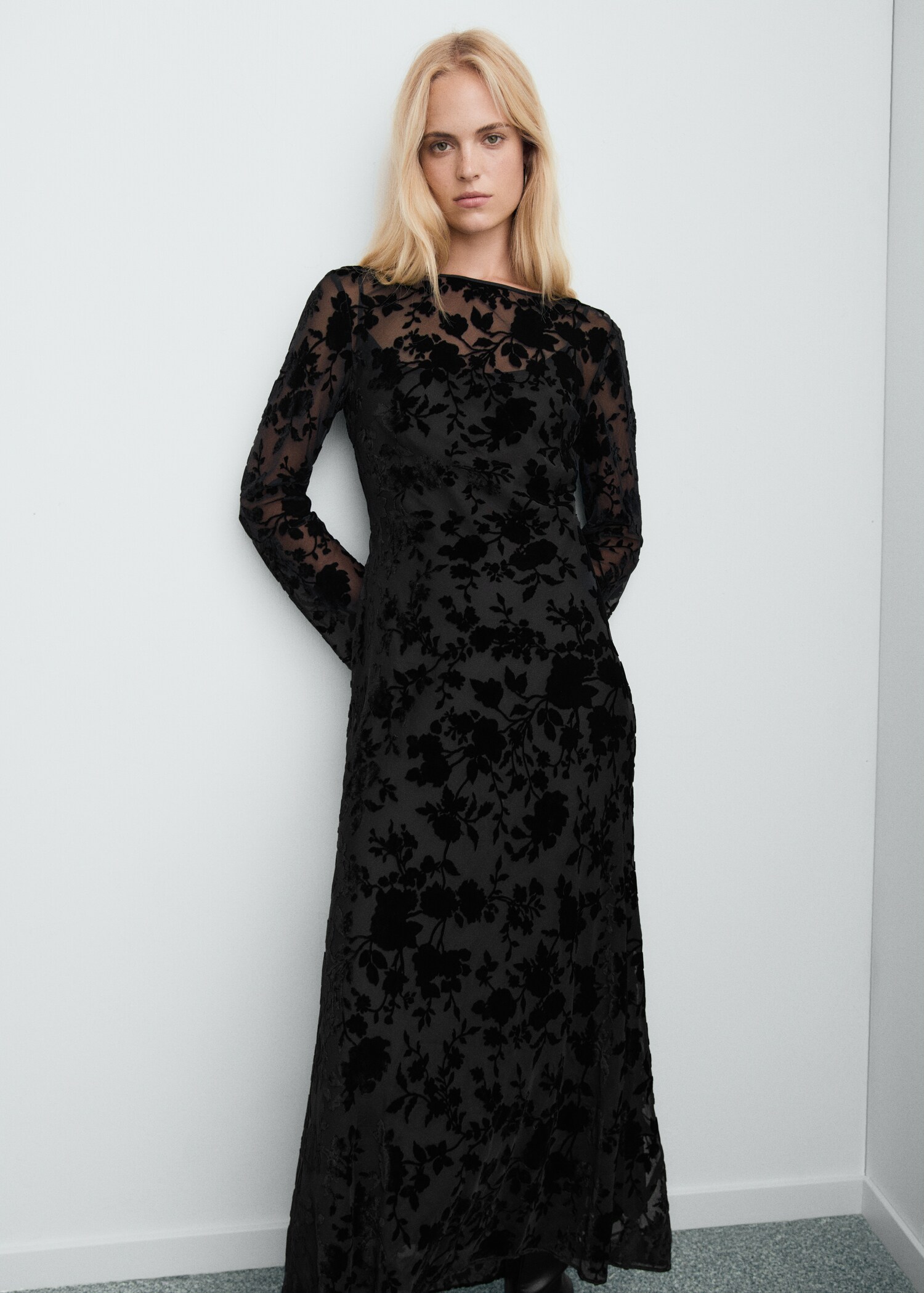 Floral jacquard dress with bell sleeves - Details of the article 2
