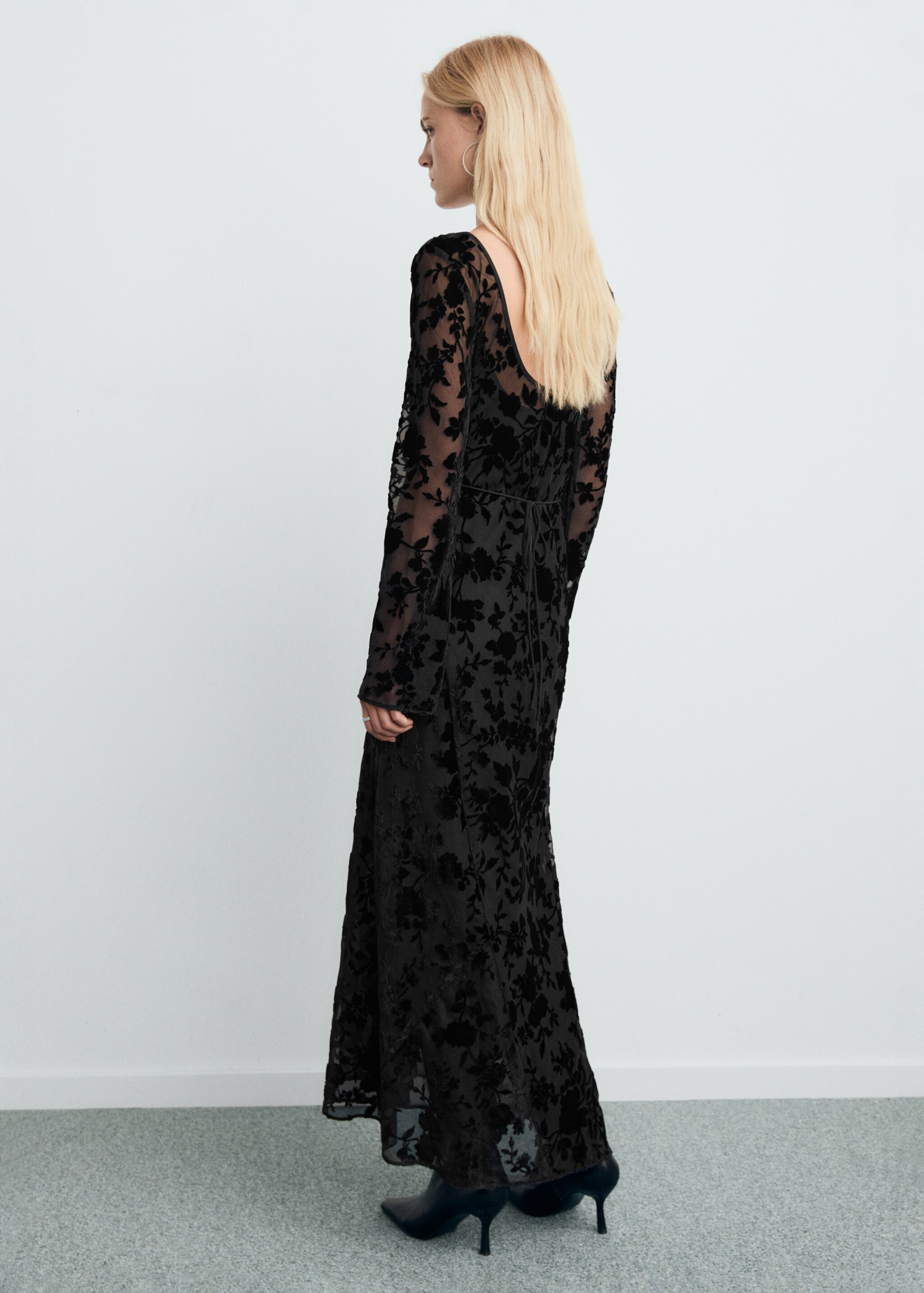 Floral jacquard dress with bell sleeves - Reverse of the article, Black. Ref: 17067136-00.