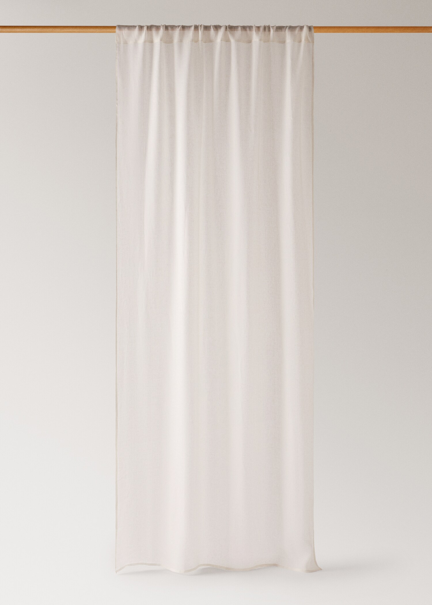 Low opacity linen sheer curtain - Article without model