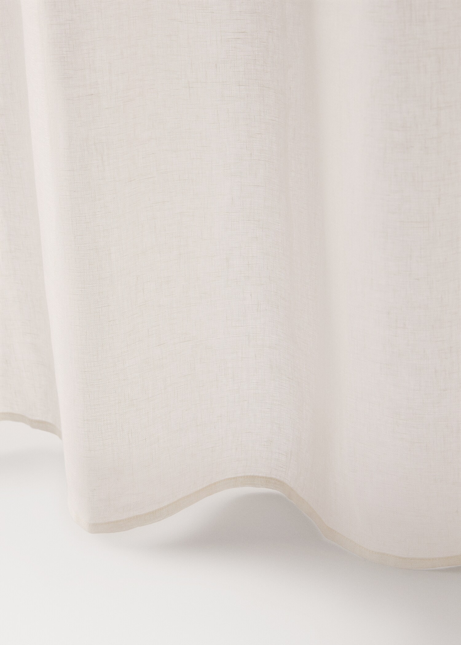 Low opacity linen sheer curtain - Details of the article 2