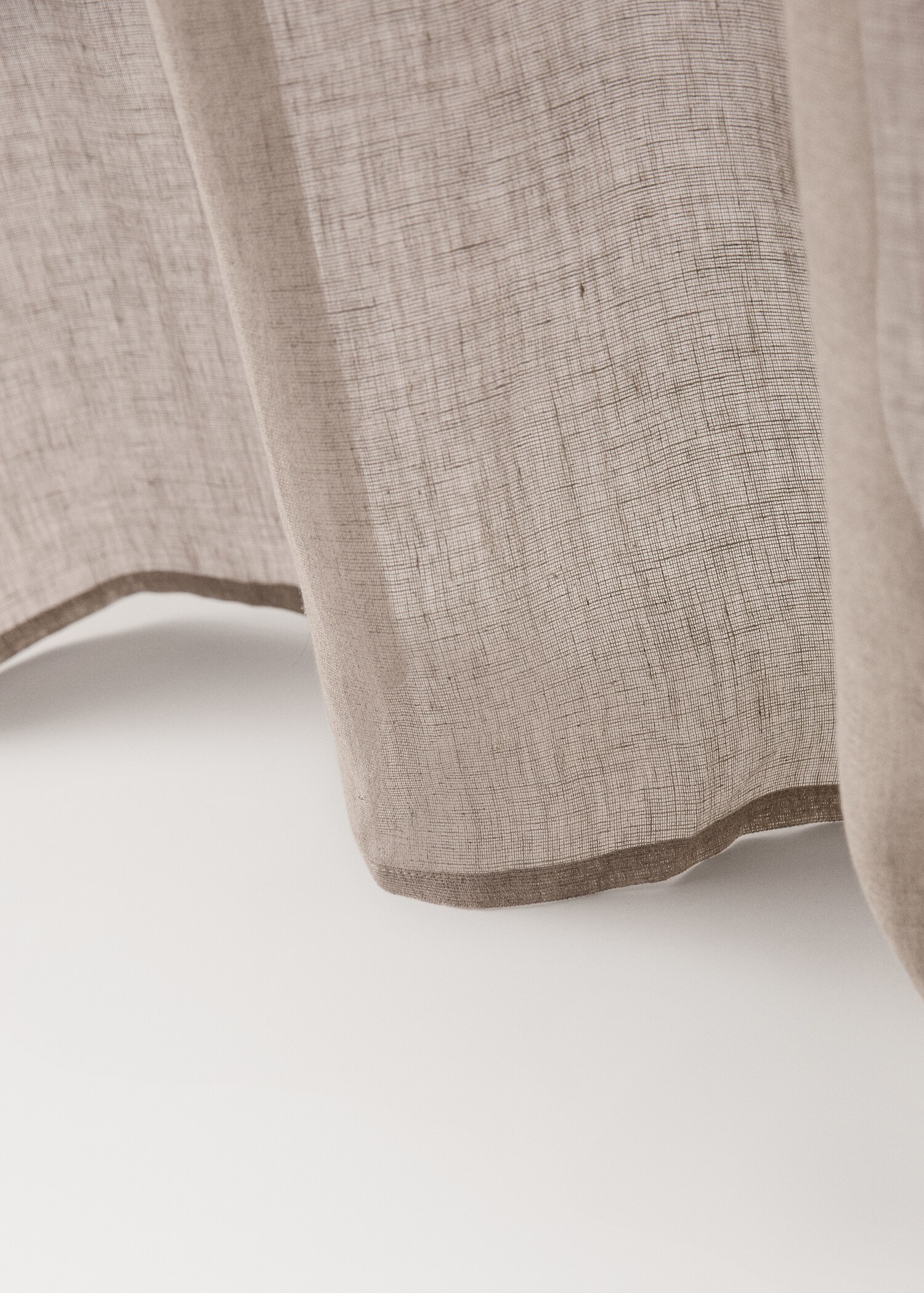Low opacity linen sheer curtain - Details of the article 2