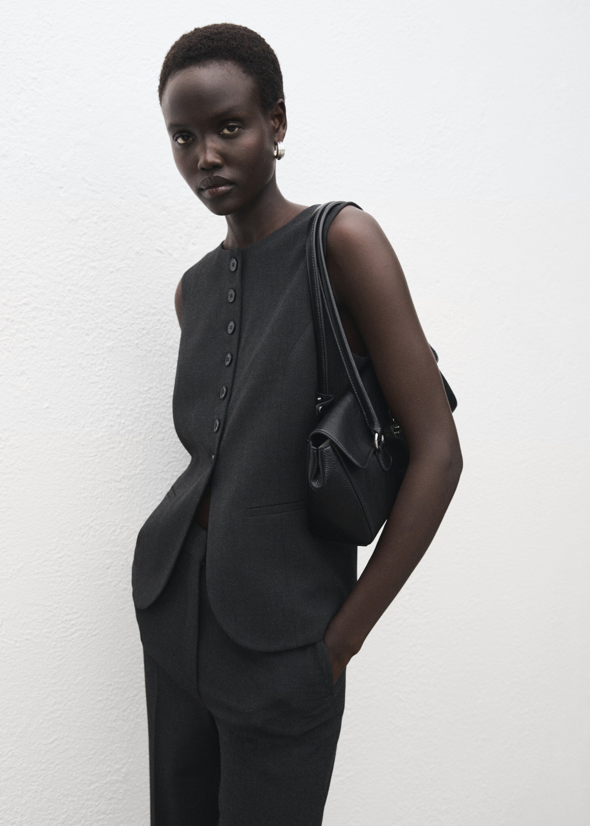 Round-neck suit waistcoat - Medium plane, Grey. Ref: 17067140-00.