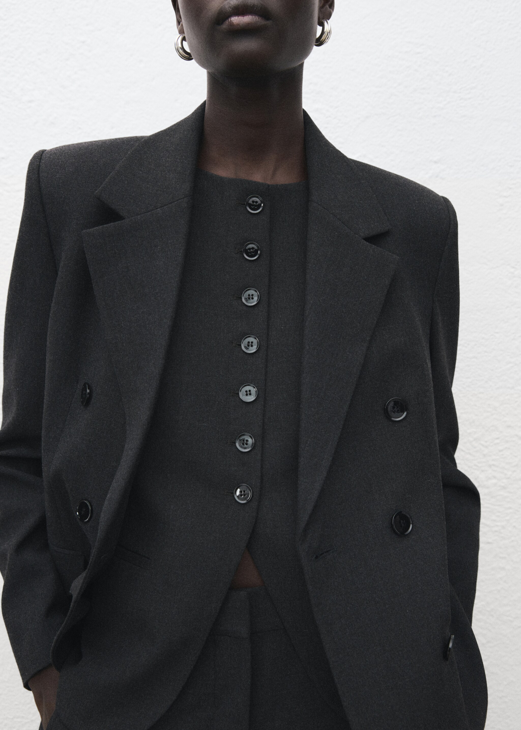 Round-neck suit waistcoat - Details of the article 6, Grey. Ref: 17067140-00.