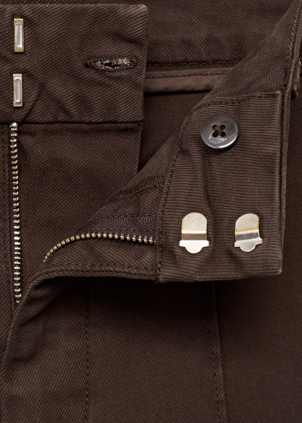 High-waisted wide-leg jeans with stitching