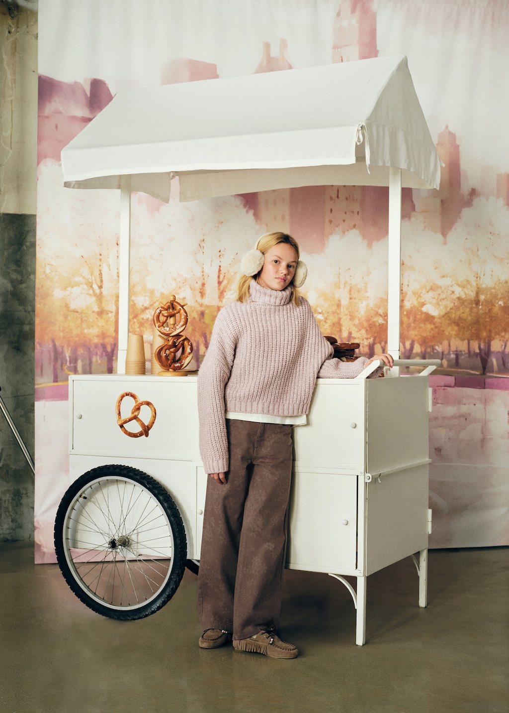 Floral-print straight-fit jeans