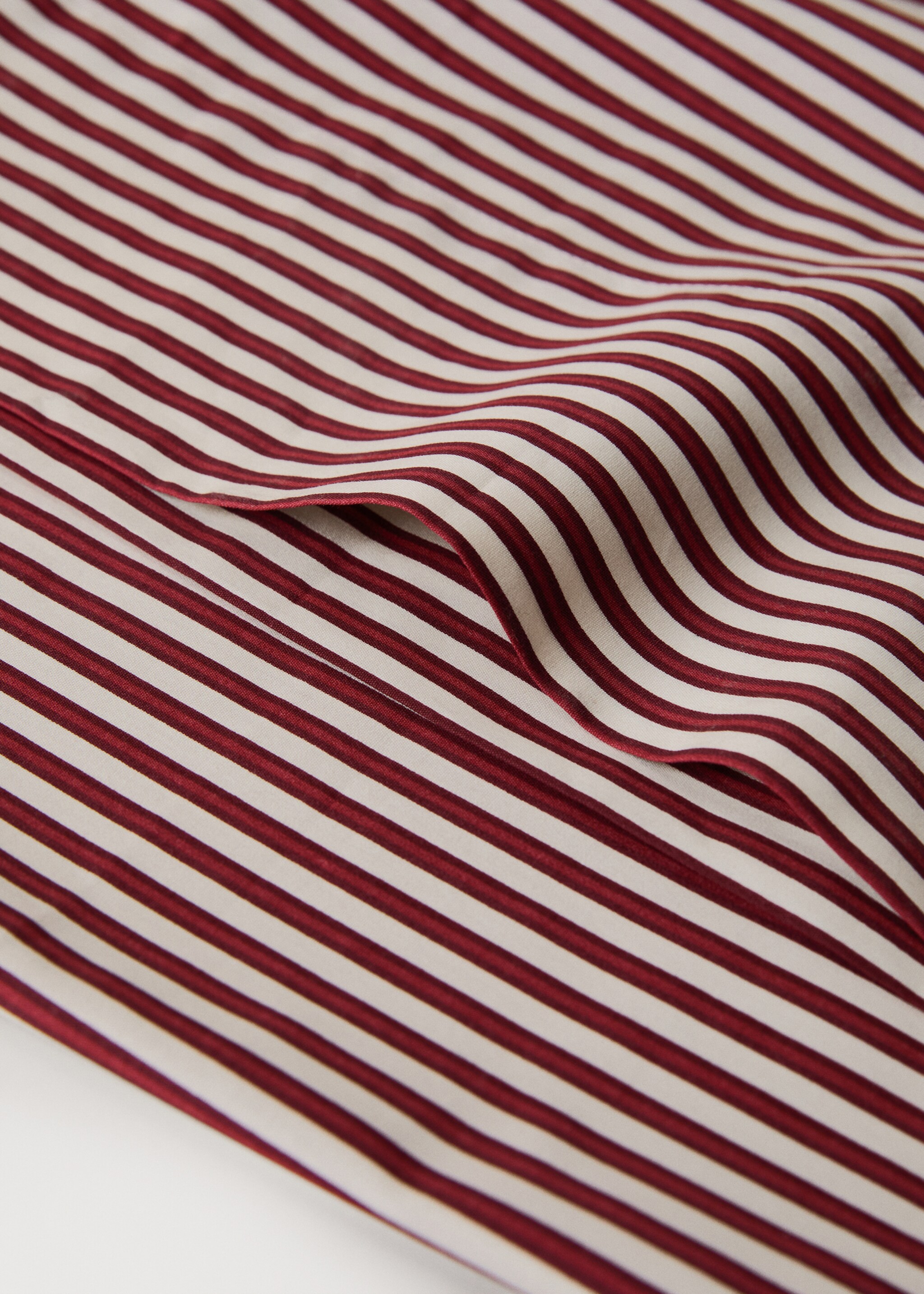 Reversible percale cotton striped pillowcase 45x110cm - Details of the article 2, Maroon. Ref: 17067784-00.