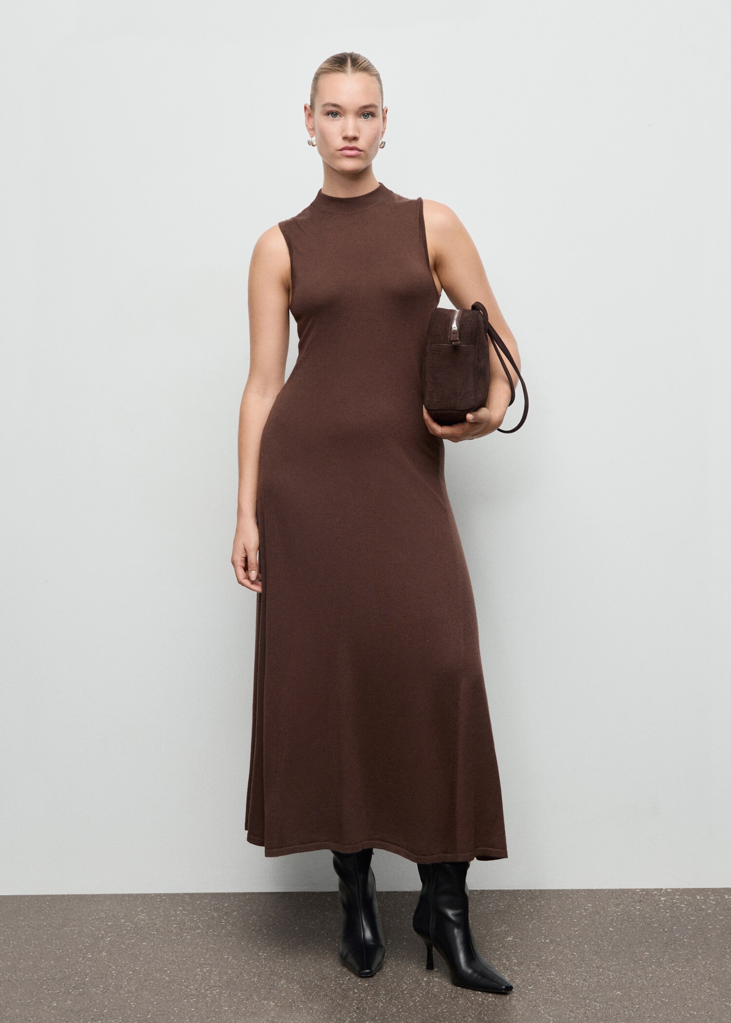 Perkins-neck knitted dress - Details of the article 3