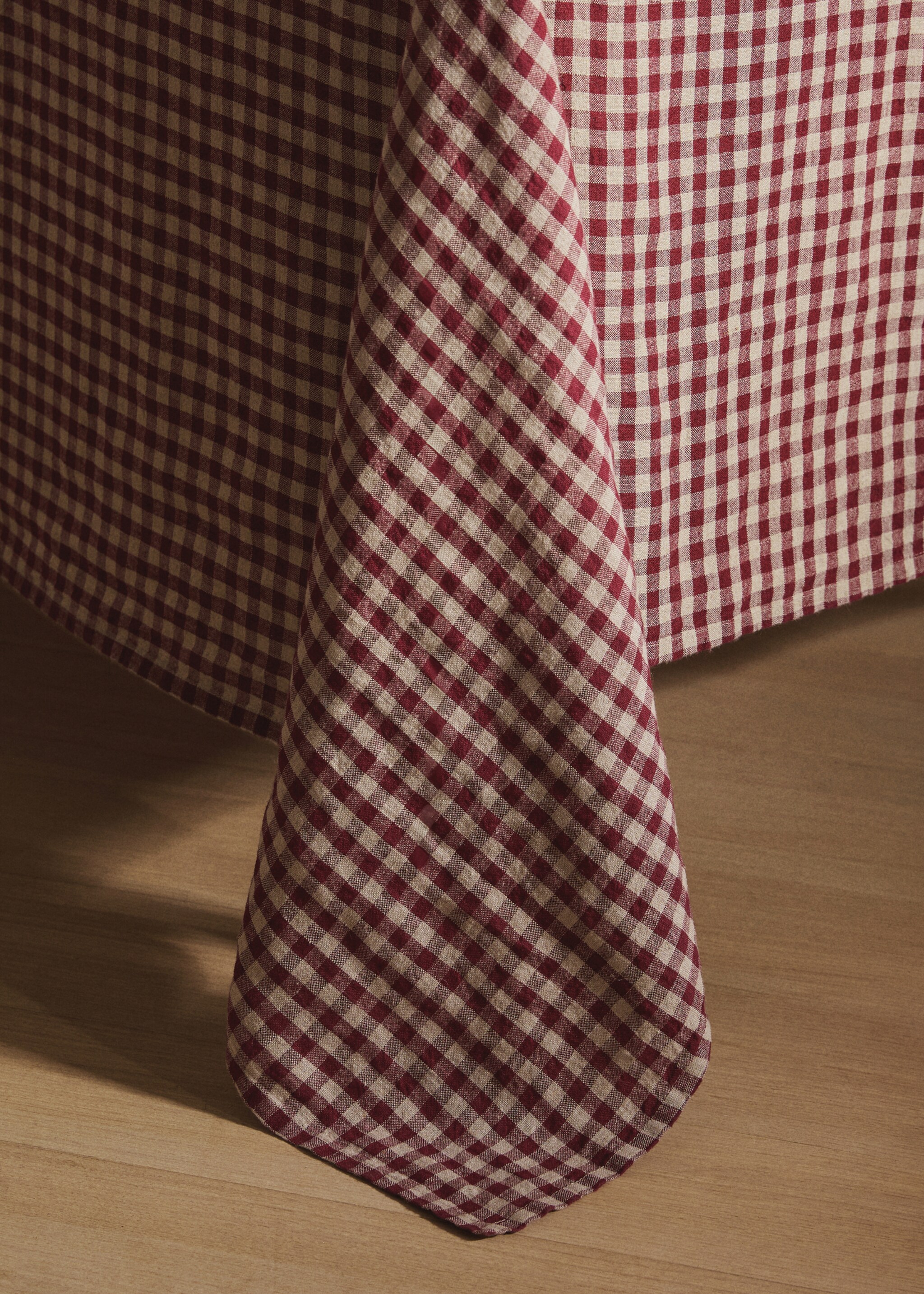 Nappe en lin à carreaux vichy pour 6 à 8 convives - Détail de l'article 7, Rouge. Ref: 17067790-00.