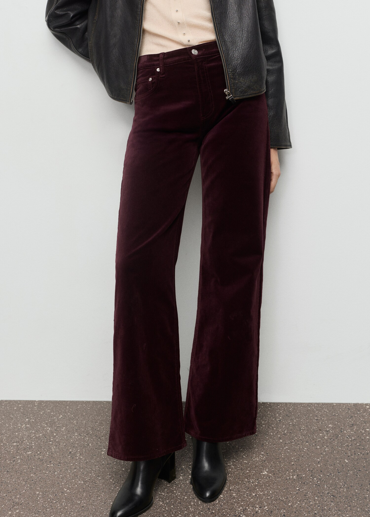 Jeans wide leg terciopelo - Plano medio