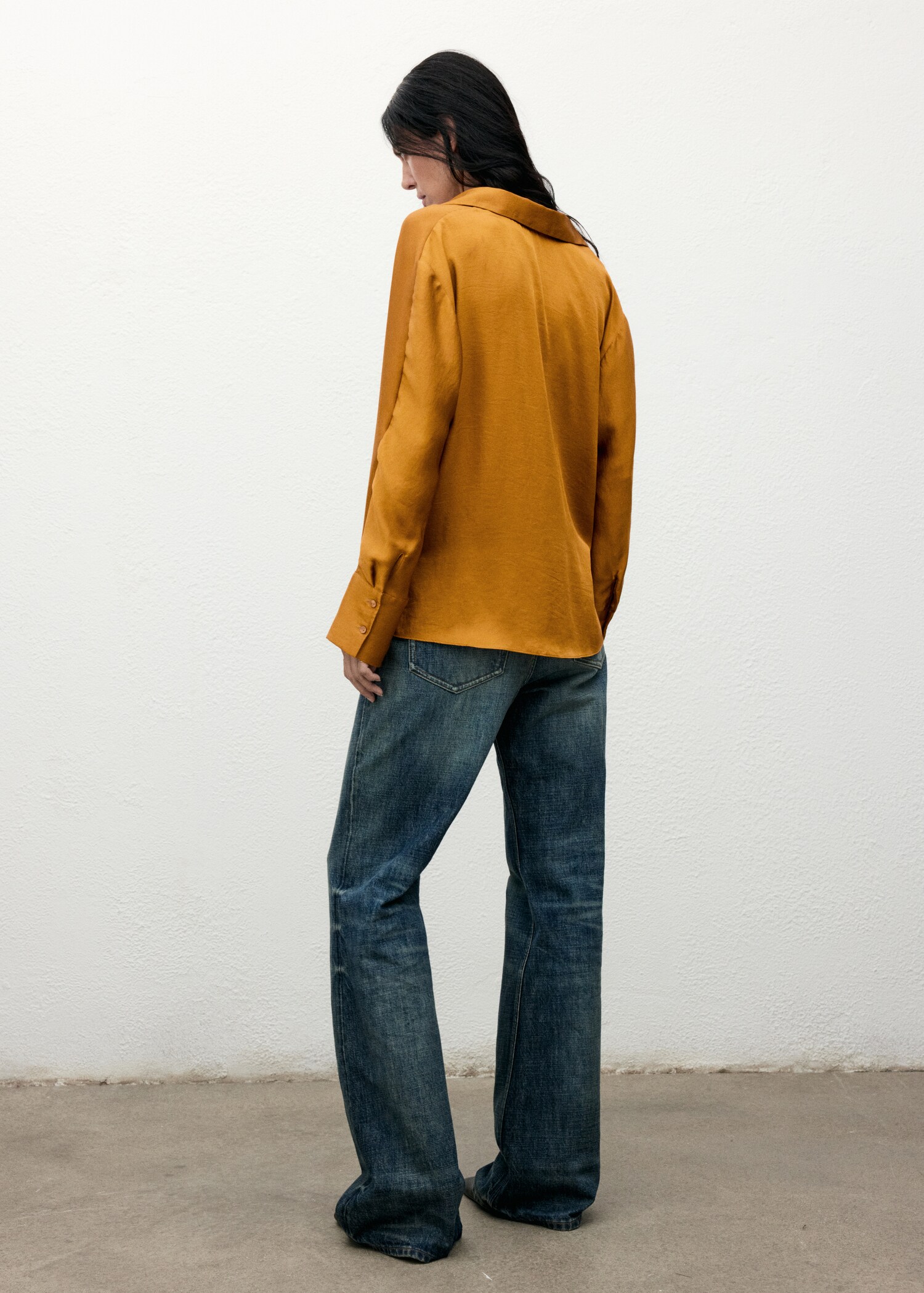 Cross-over satin blouse - Reverse of the article