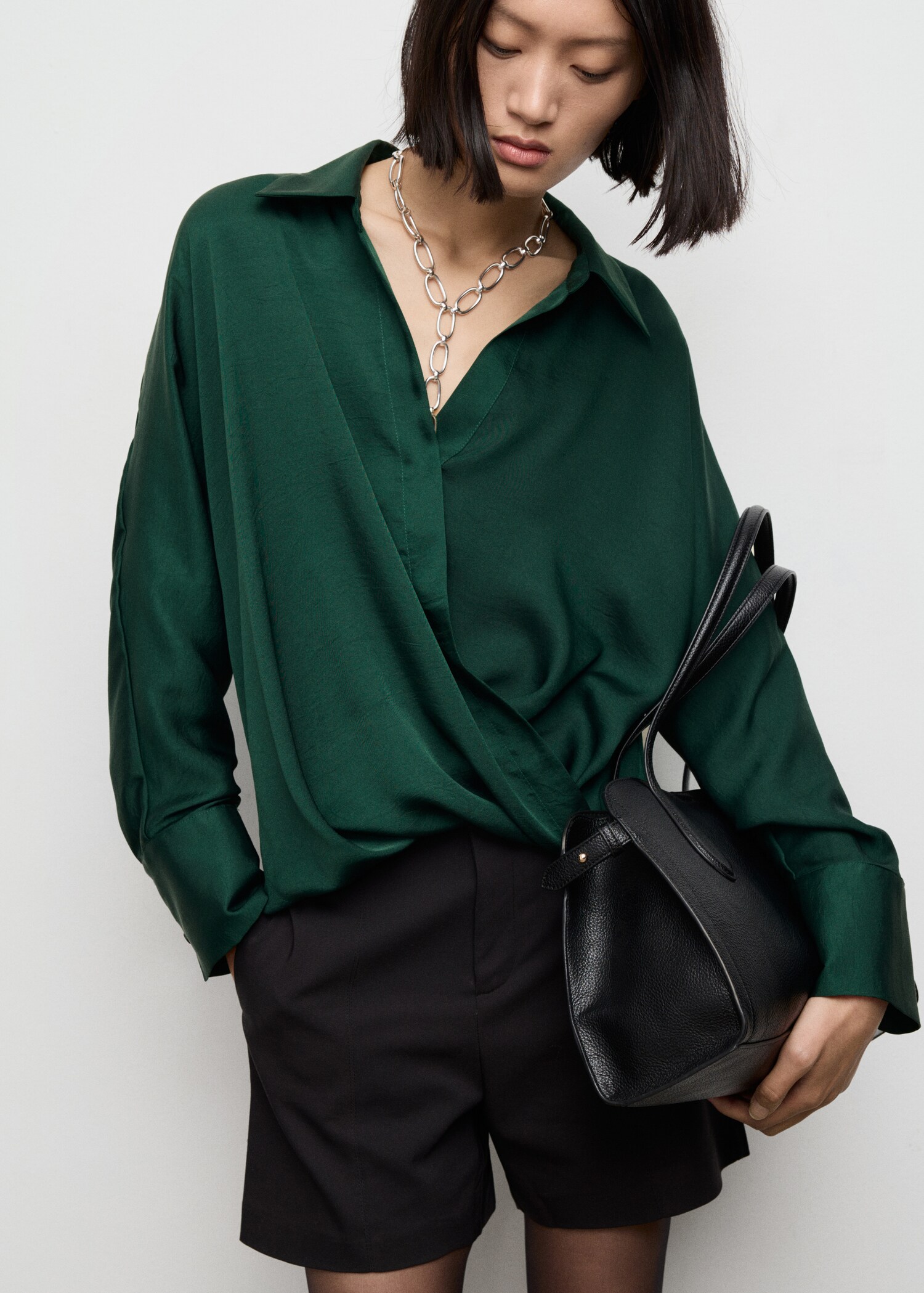 Cross-over satin blouse - Medium plane