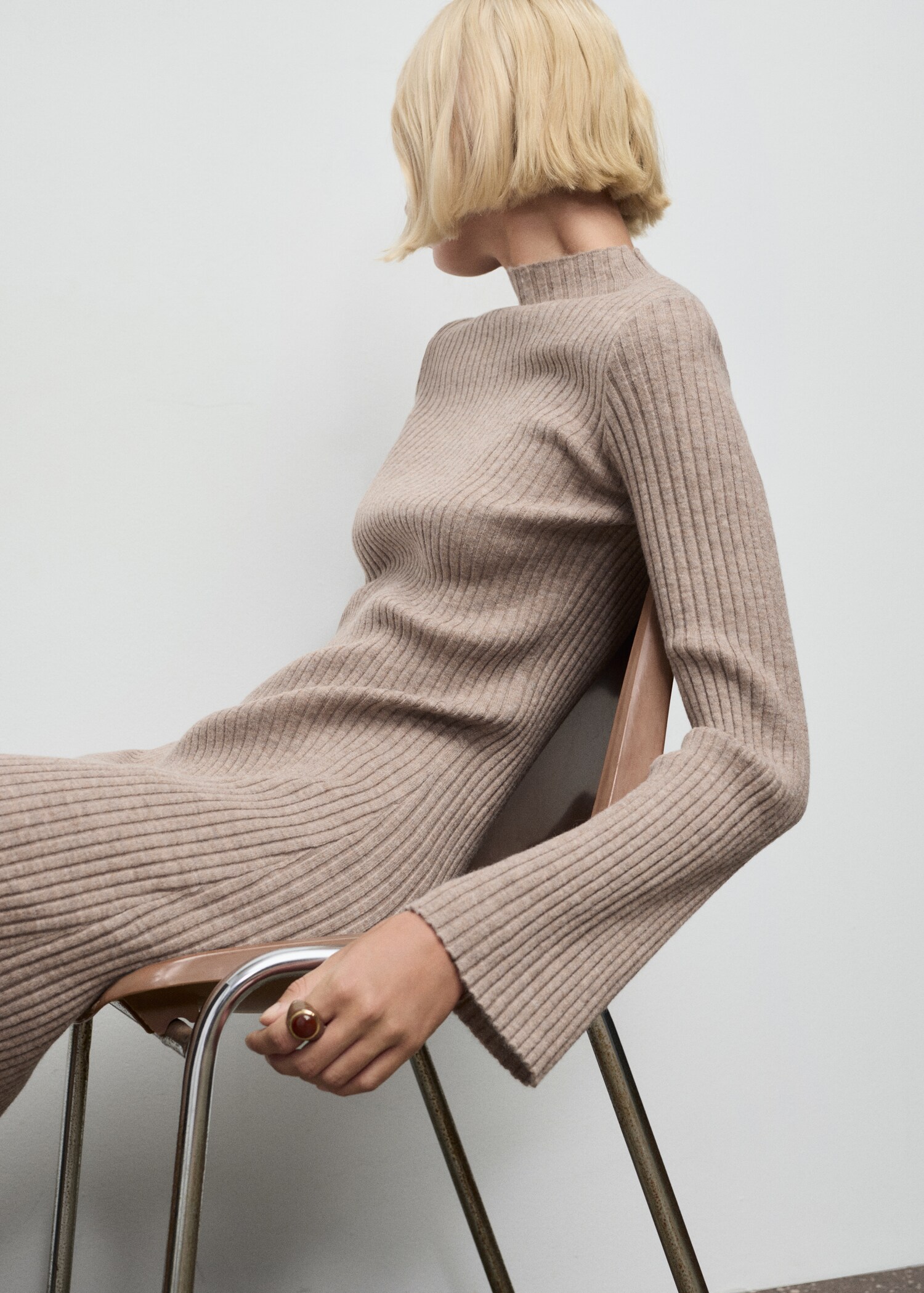 Perkins-neck ribbed dress - Details of the article 2