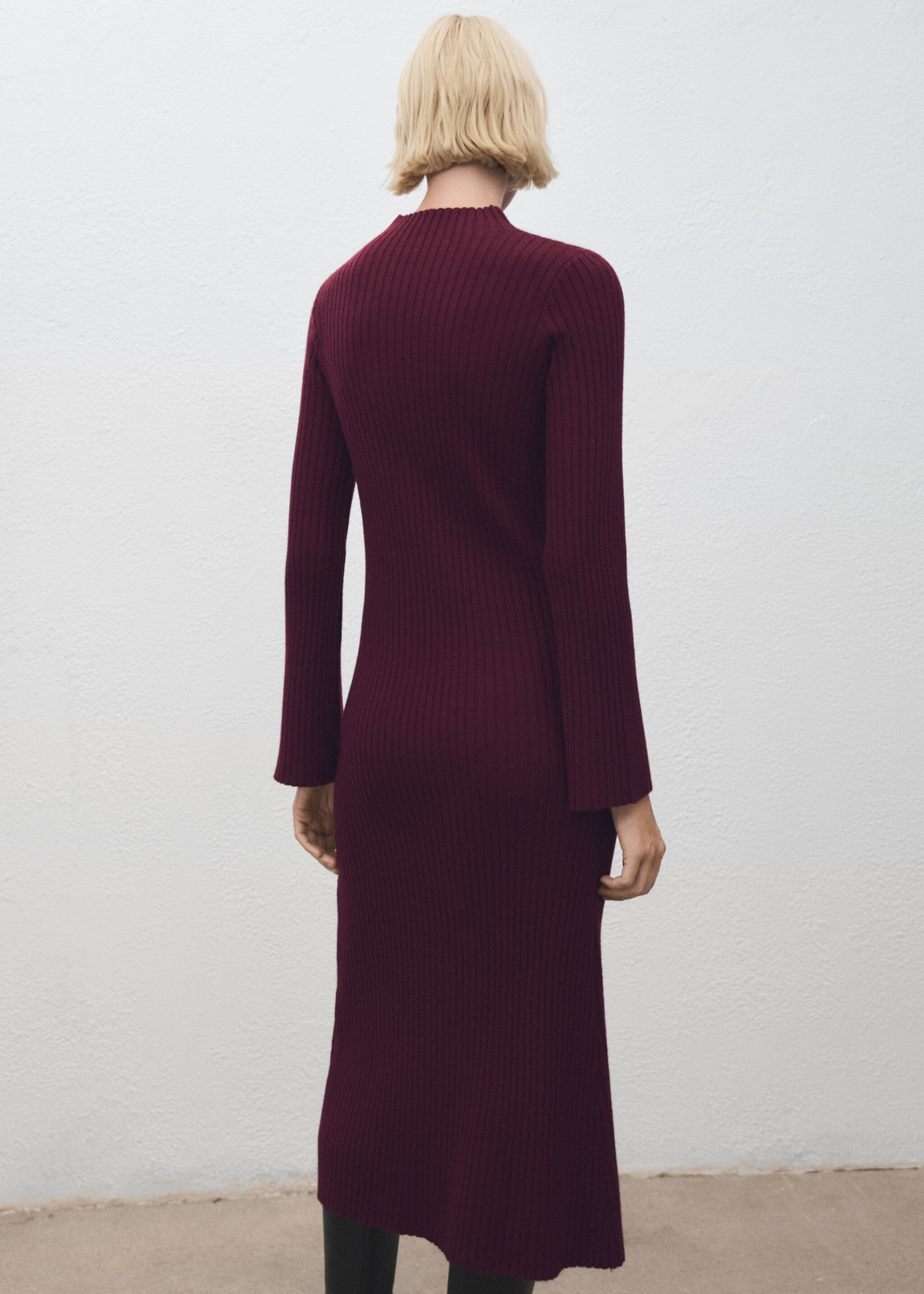 Perkins-neck ribbed dress - Reverse of the article, Wine. Ref: 17067801-00.