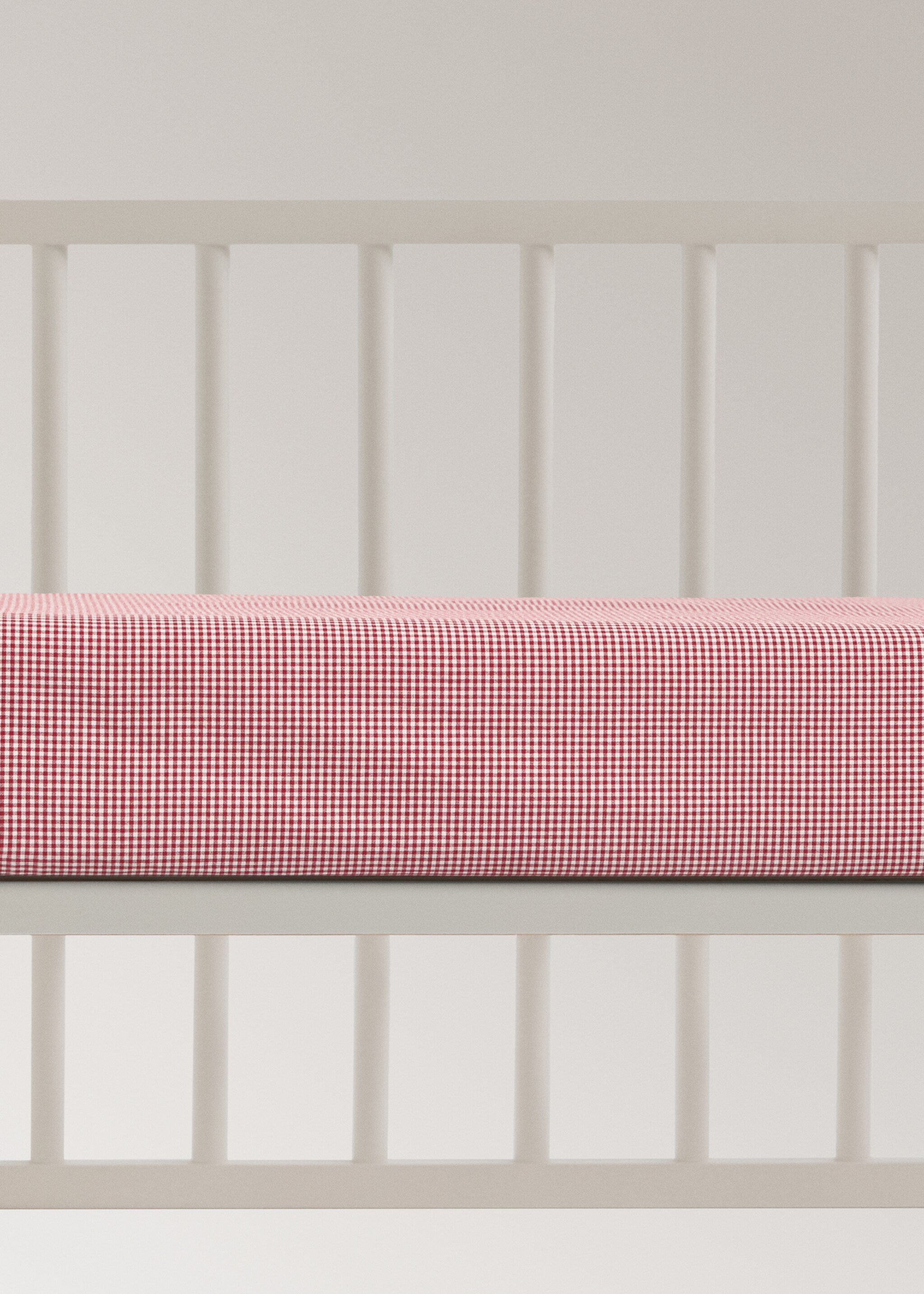 Κατωσέντονο κούνιας με βαμμένο νήμα σε καρό - Προϊόν χωρίς μοντέλο, Κόκκινο. Ref: 17067808-00.