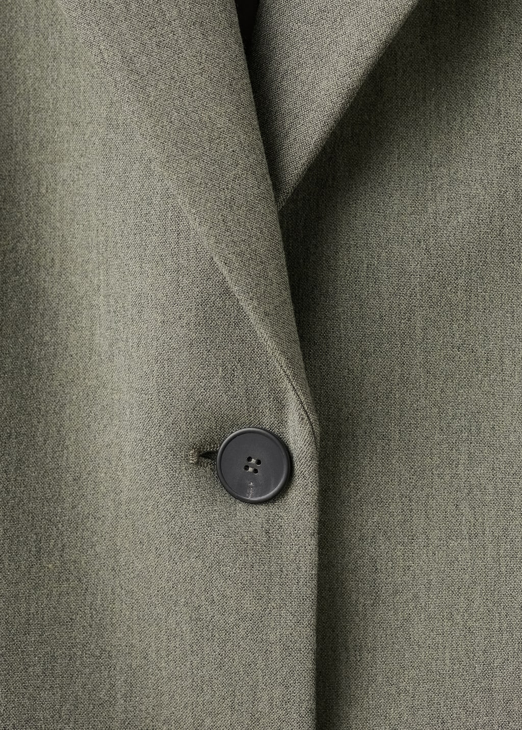 Suit blazer with flap pockets