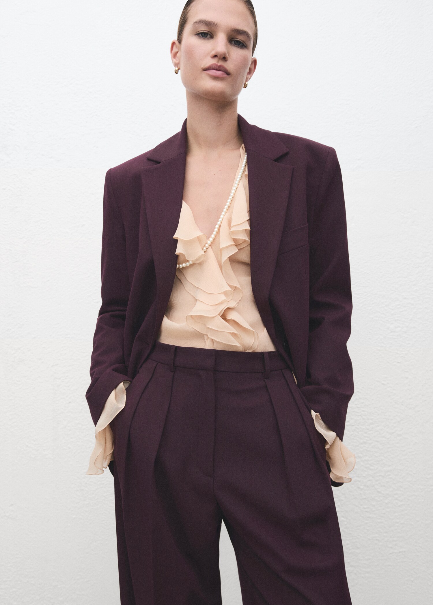 Wide-leg mid-rise pleated trousers - Details of the article 1