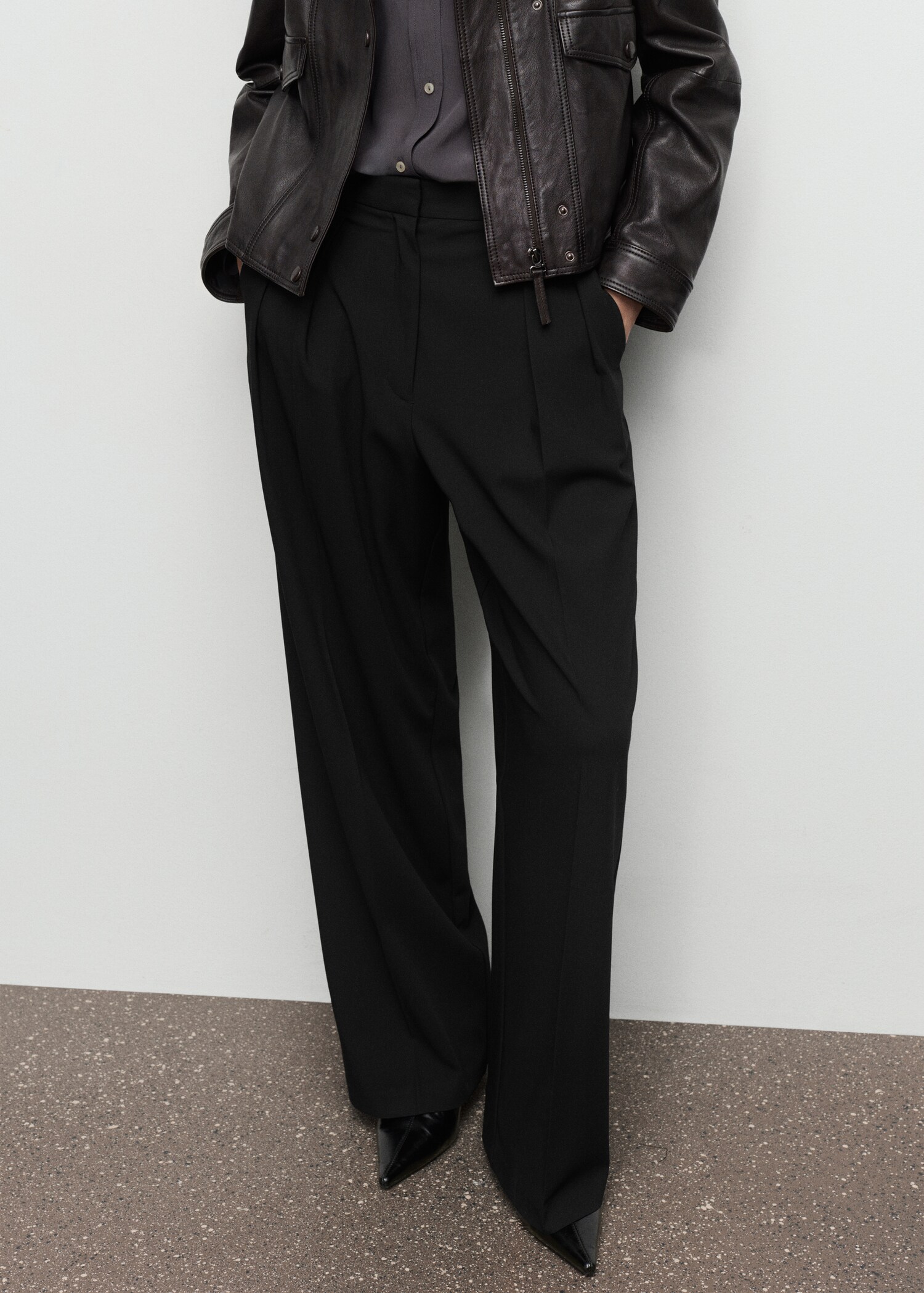 Wide leg pants with pleats and a mid-rise waist - Medium plane