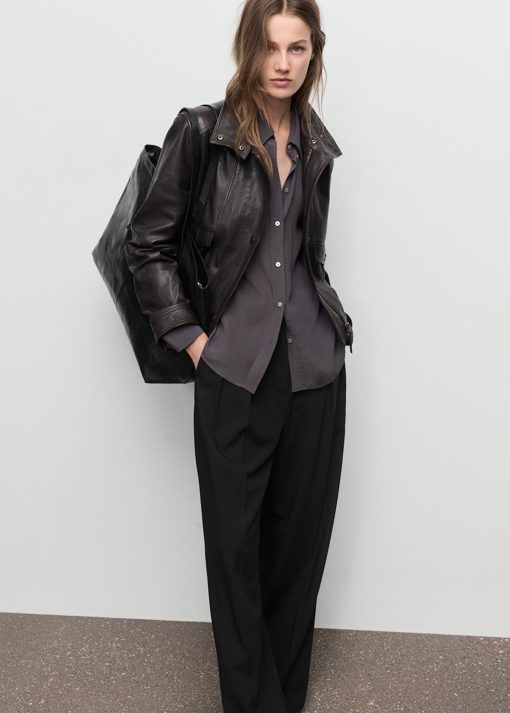 Wide-leg mid-rise pleated pants