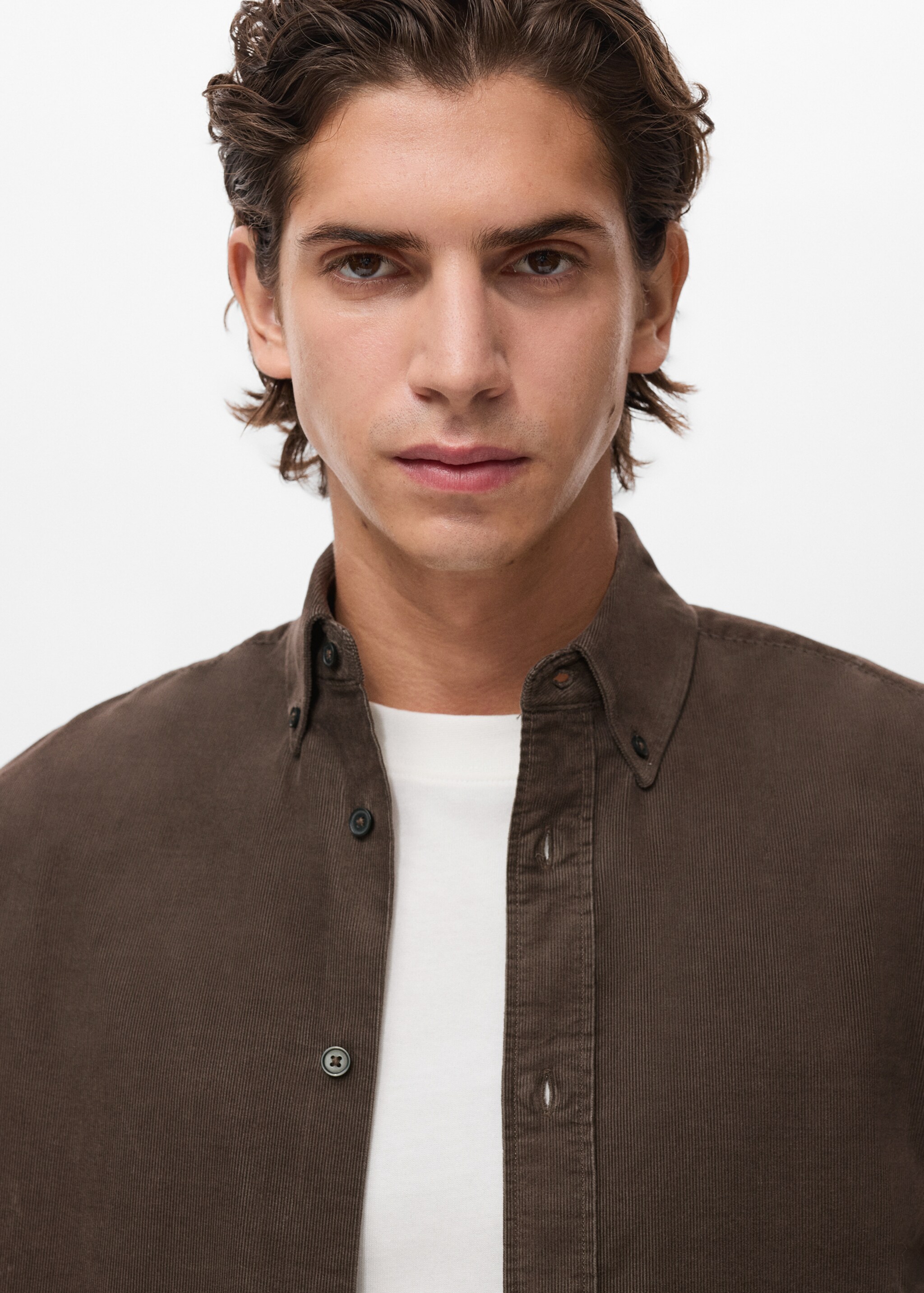Classic-fit micro-corduroy shirt - Details of the article 1, Medium Brown. Ref: 17067899-00.