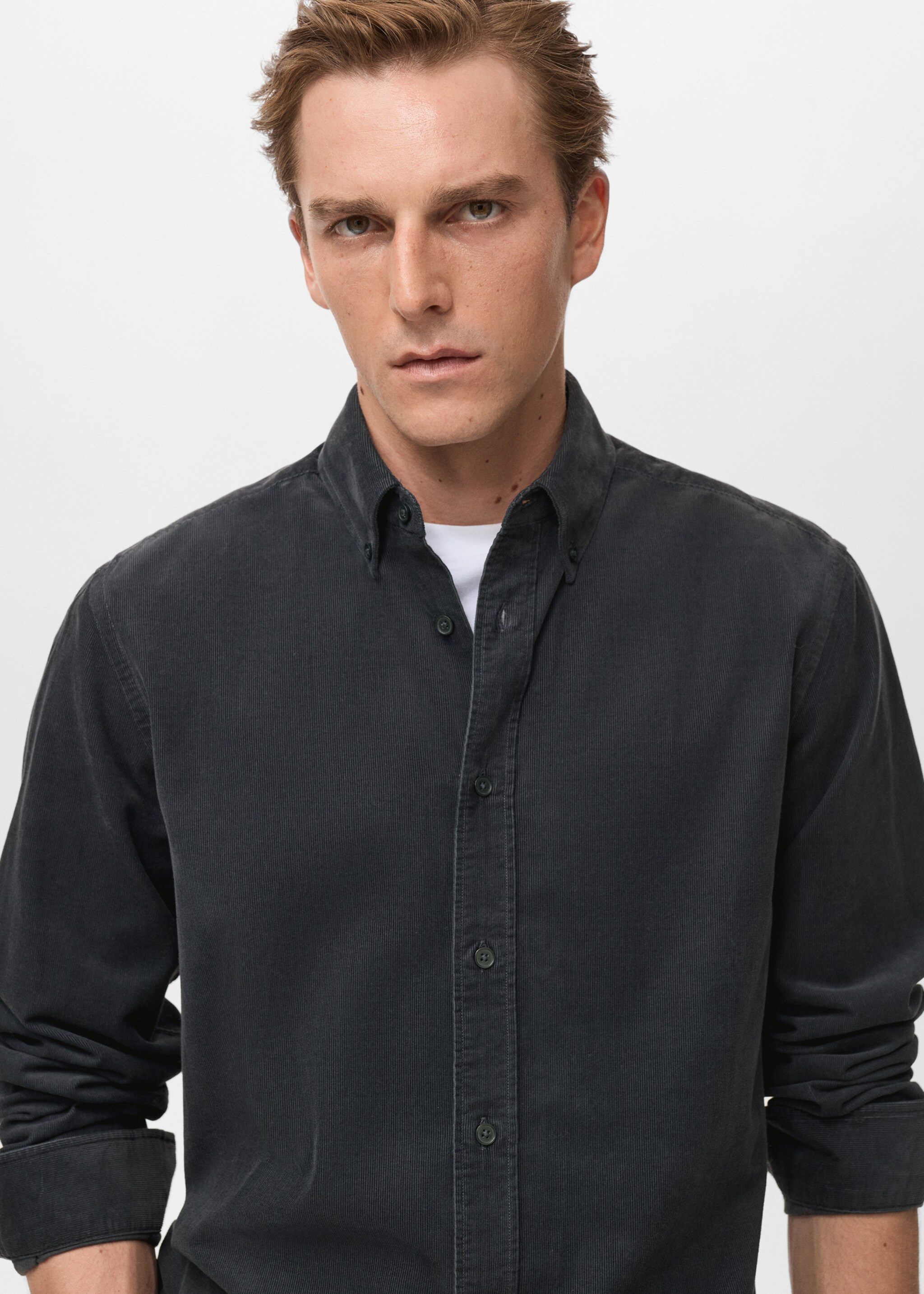 Classic-fit micro-corduroy shirt - Details of the article 1, Grey. Ref: 17067899-00.