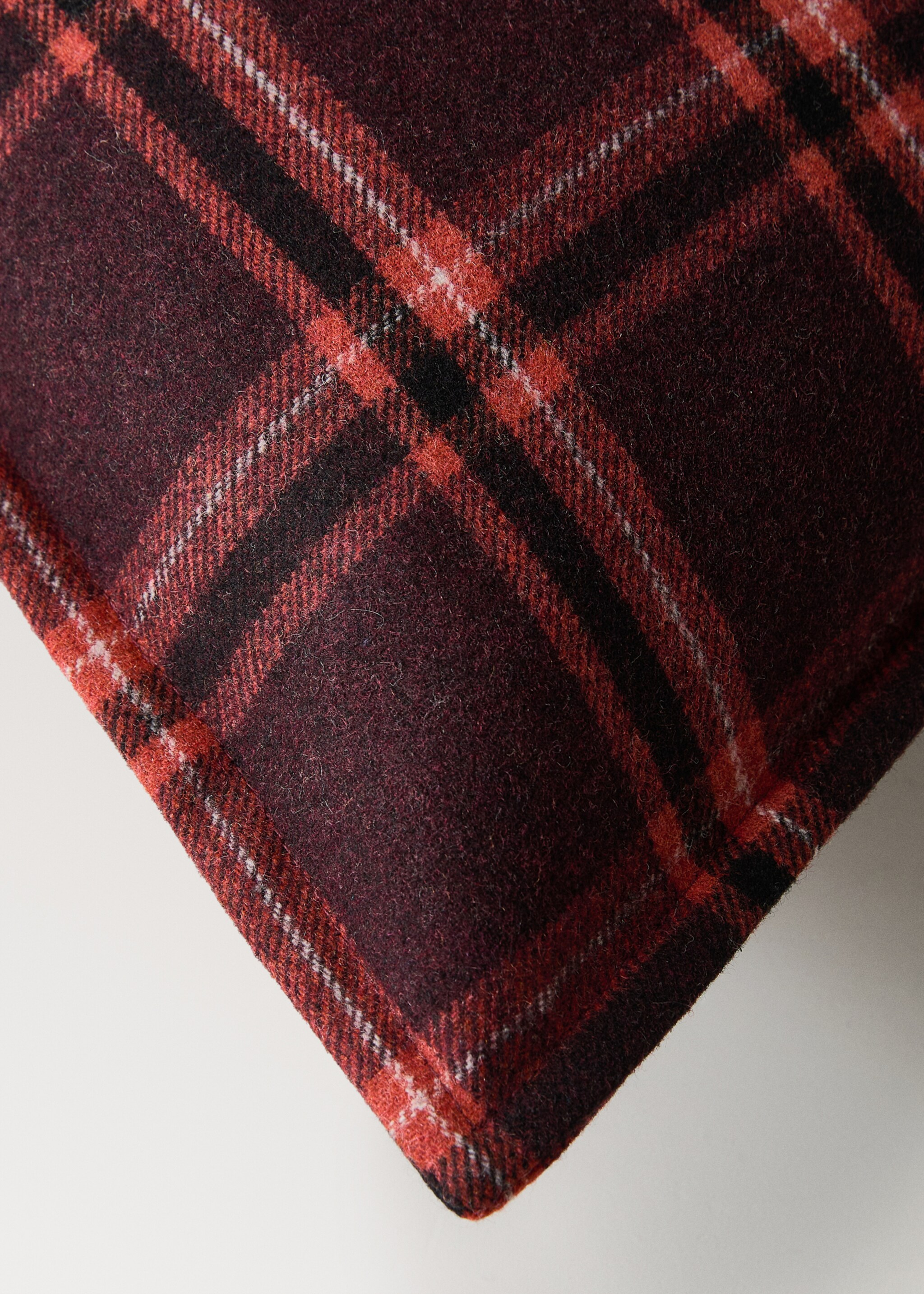 Wool check cushion cover 45x45 cm - Details of the article 1, Red. Ref: 17067900-00.