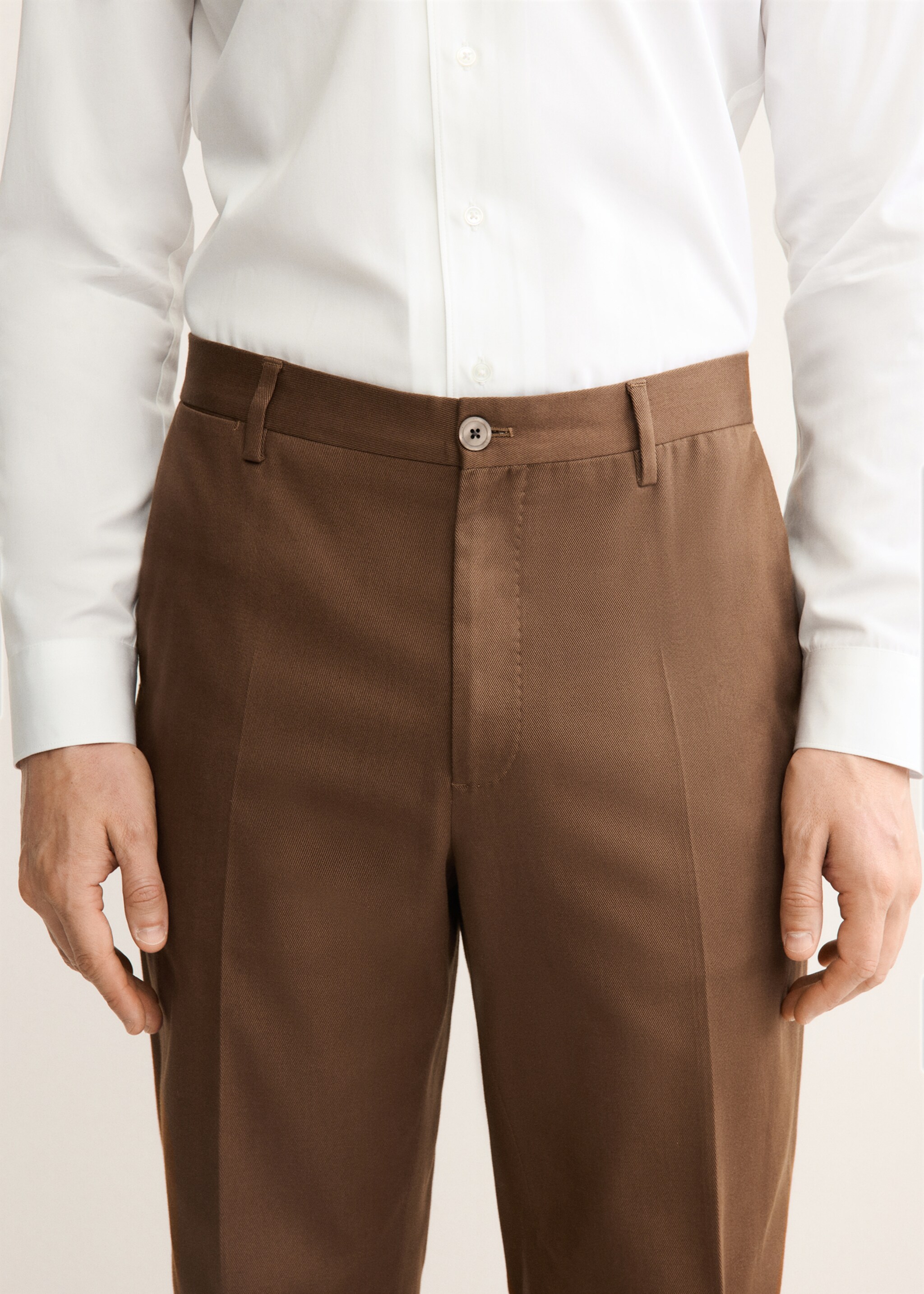 Pantalón regular fit algodón pinzas - Detalle del artículo 1, Naranja. Ref: 17068266-00.