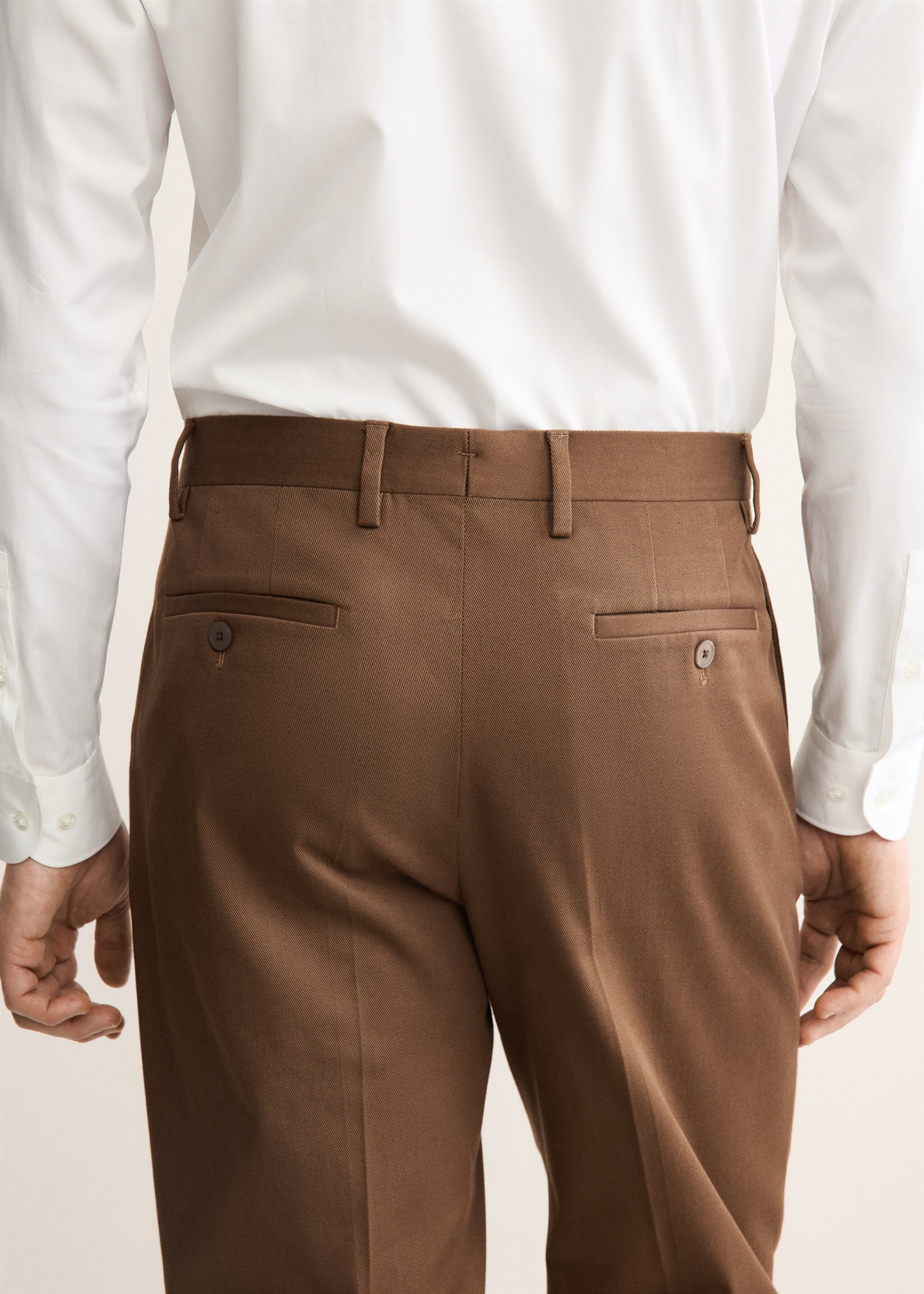 Pantalón regular fit algodón pinzas - Detalle del artículo 6, Naranja. Ref: 17068266-00.