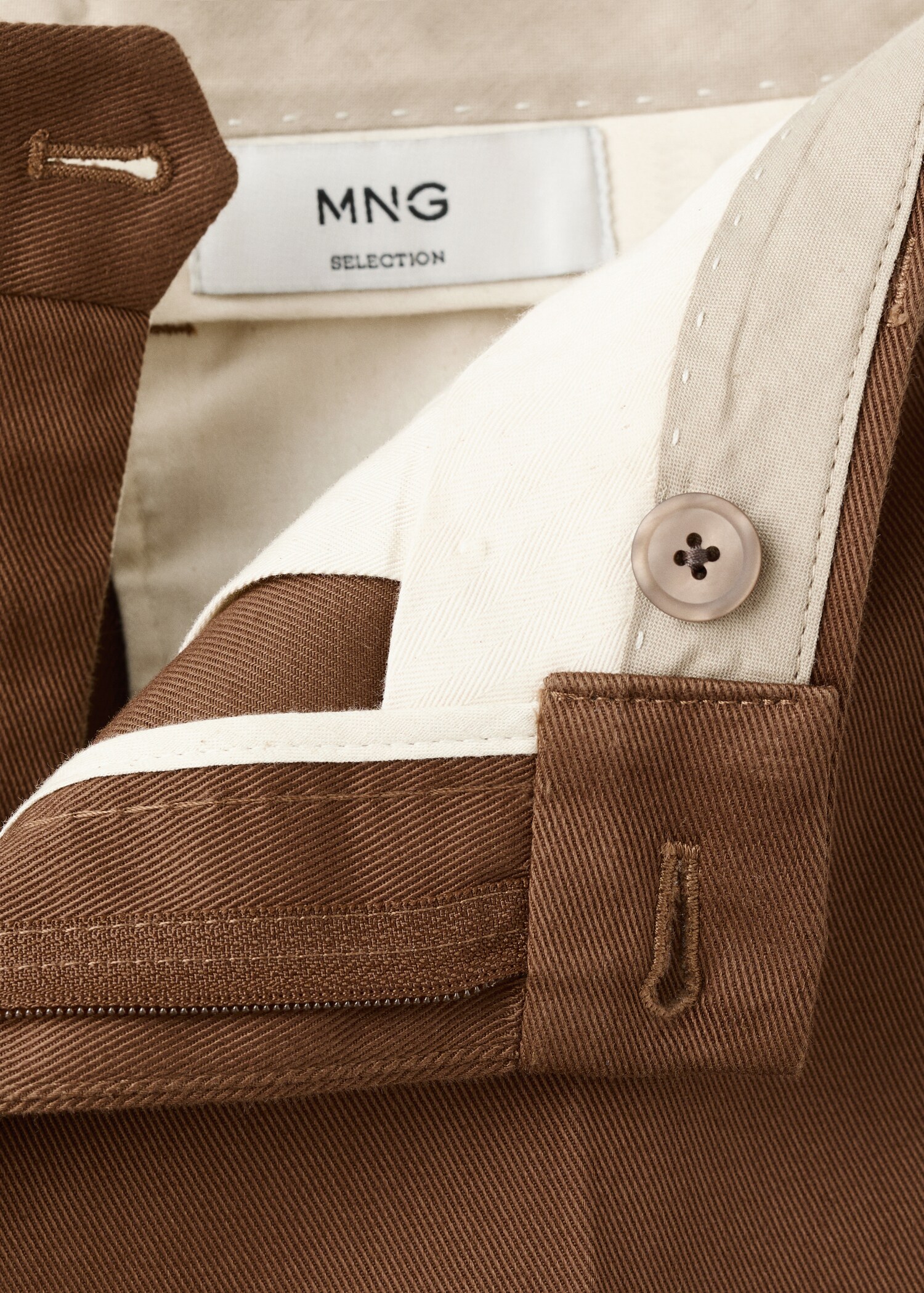 Regular fit pleated cotton trousers - Details of the article 8