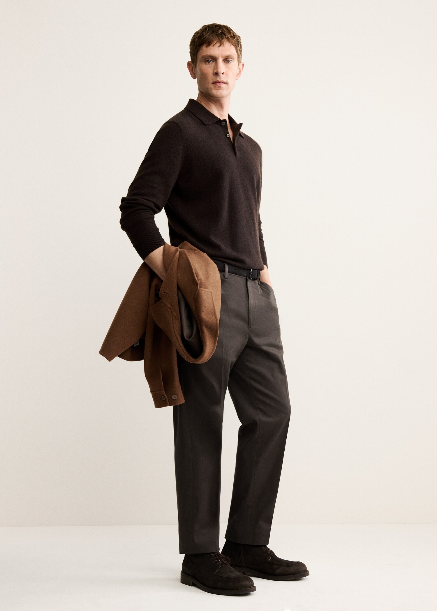 Regular fit pleated cotton trousers - Details of the article 2