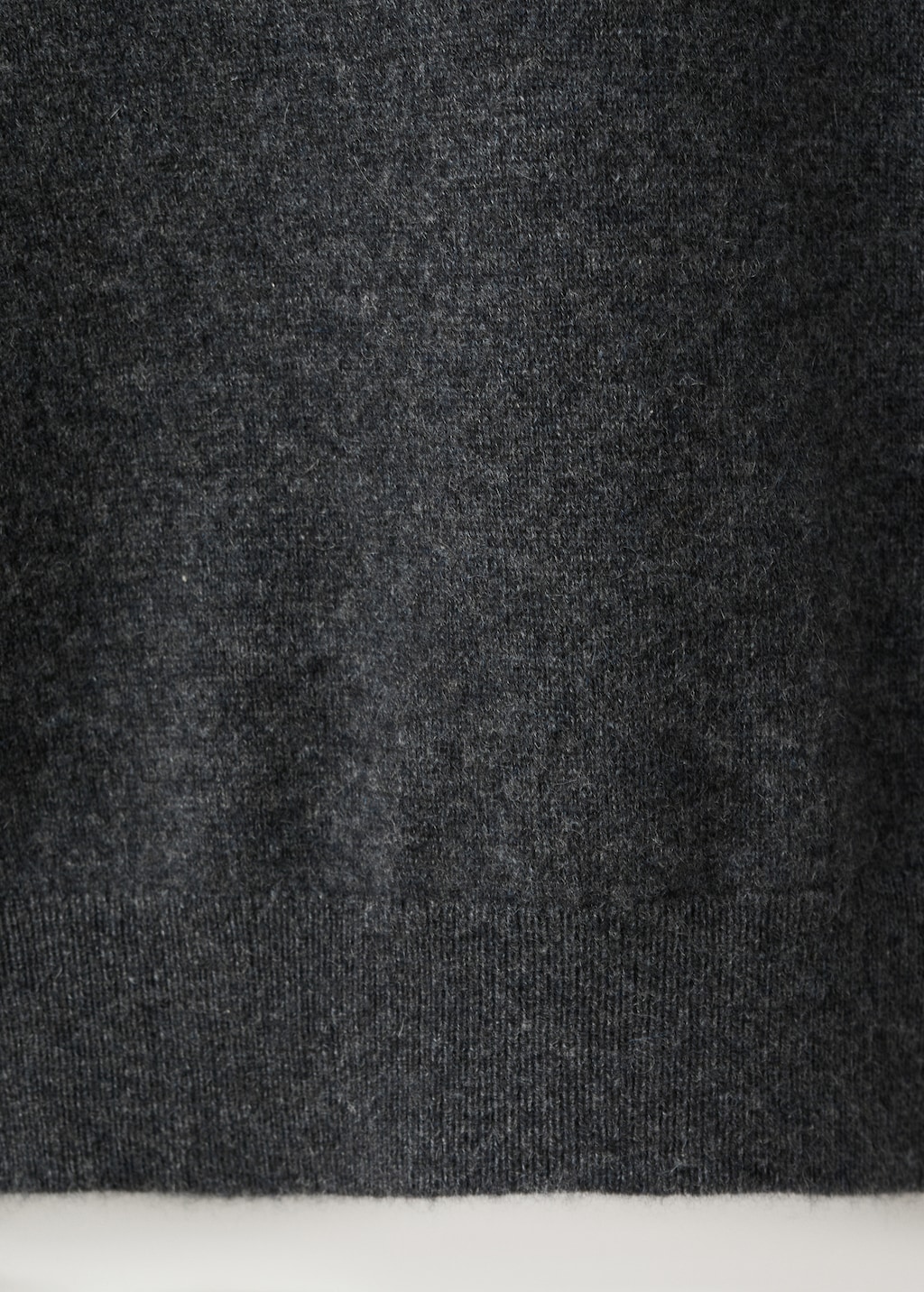 100% cashmere regular-fit sweater