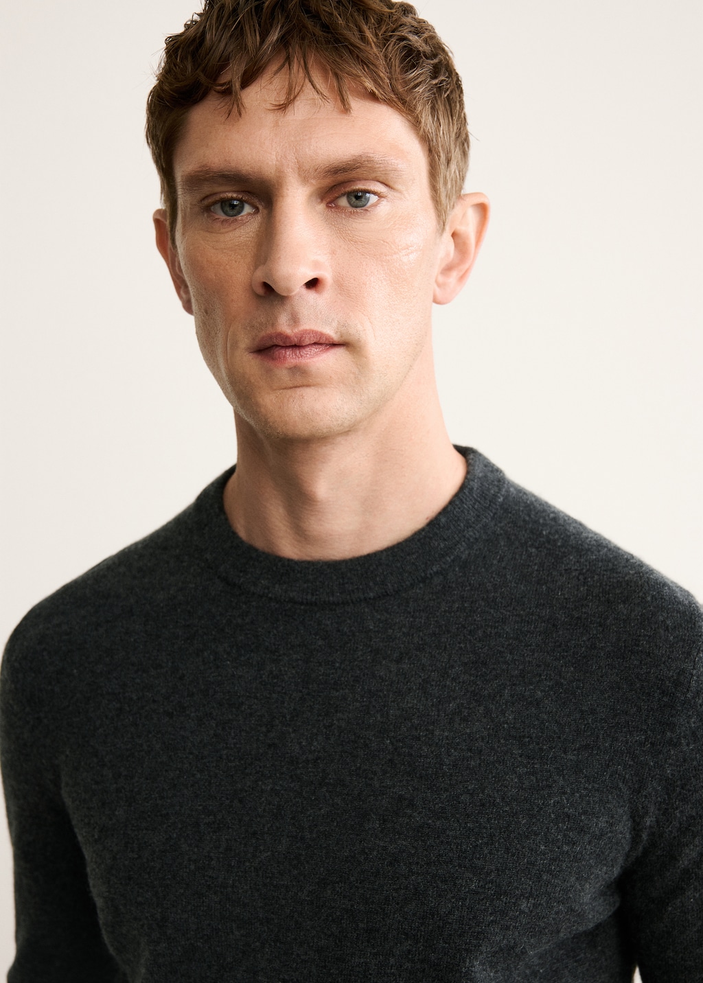 100% cashmere regular-fit sweater