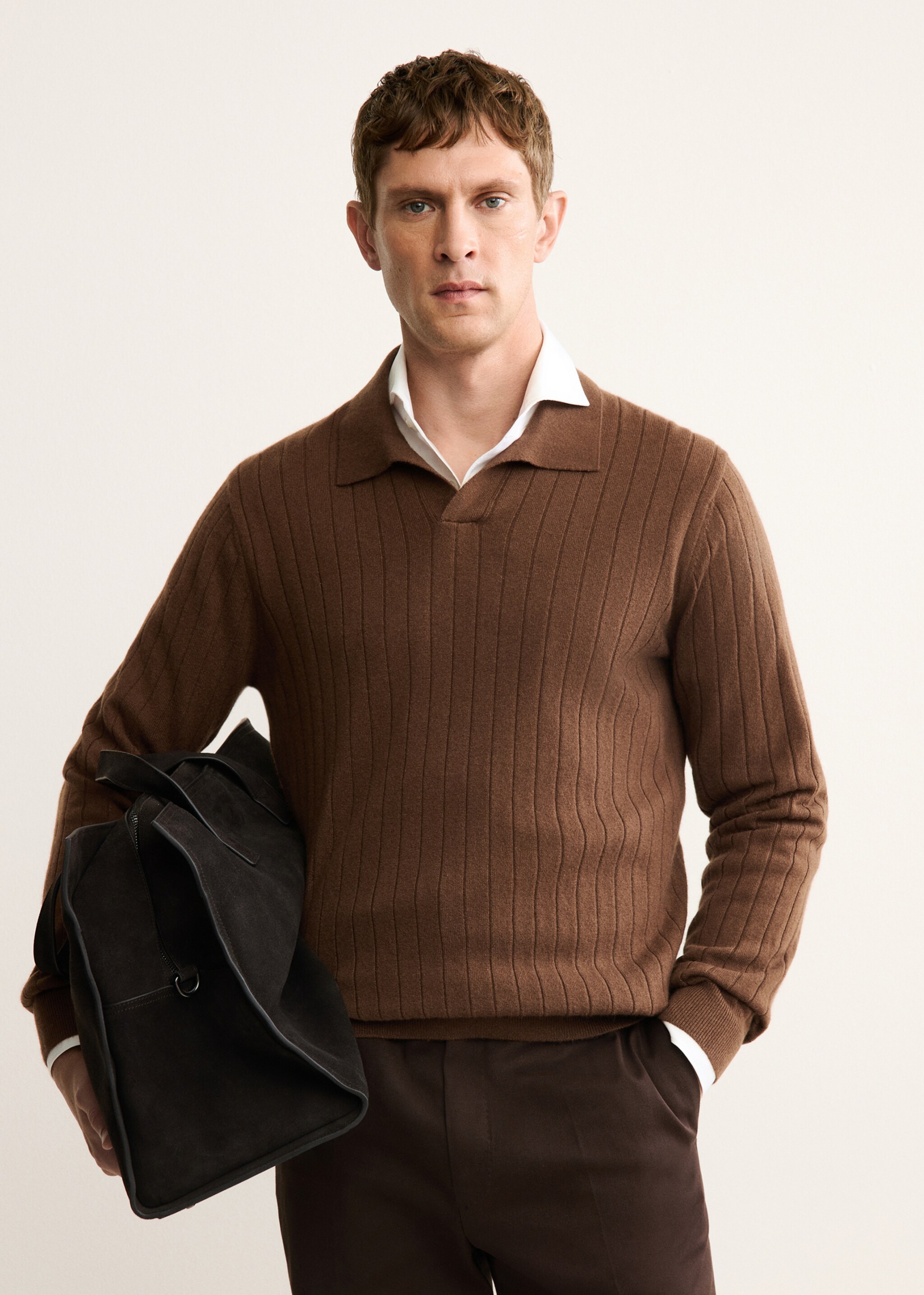 Camisola com estilo de polo de 100% caxemira - Plano médio, Castanho. Ref: 17068277-00.
