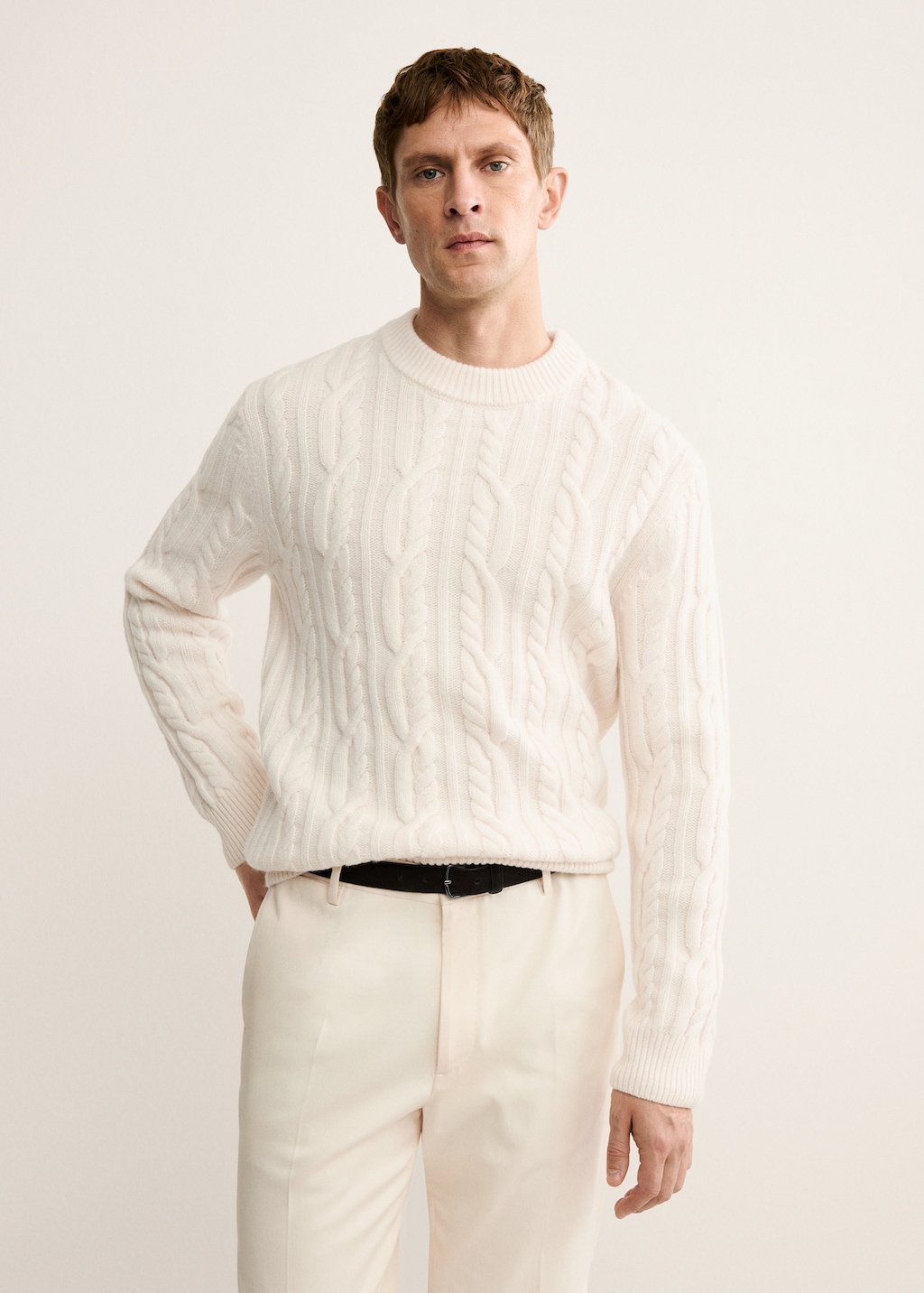 Pull torsadé en coton Blanc - Guess Jeans | Galeries Lafayette Pull torsadé en coton Blanc - Guess Jeans | Galeries Lafayette
