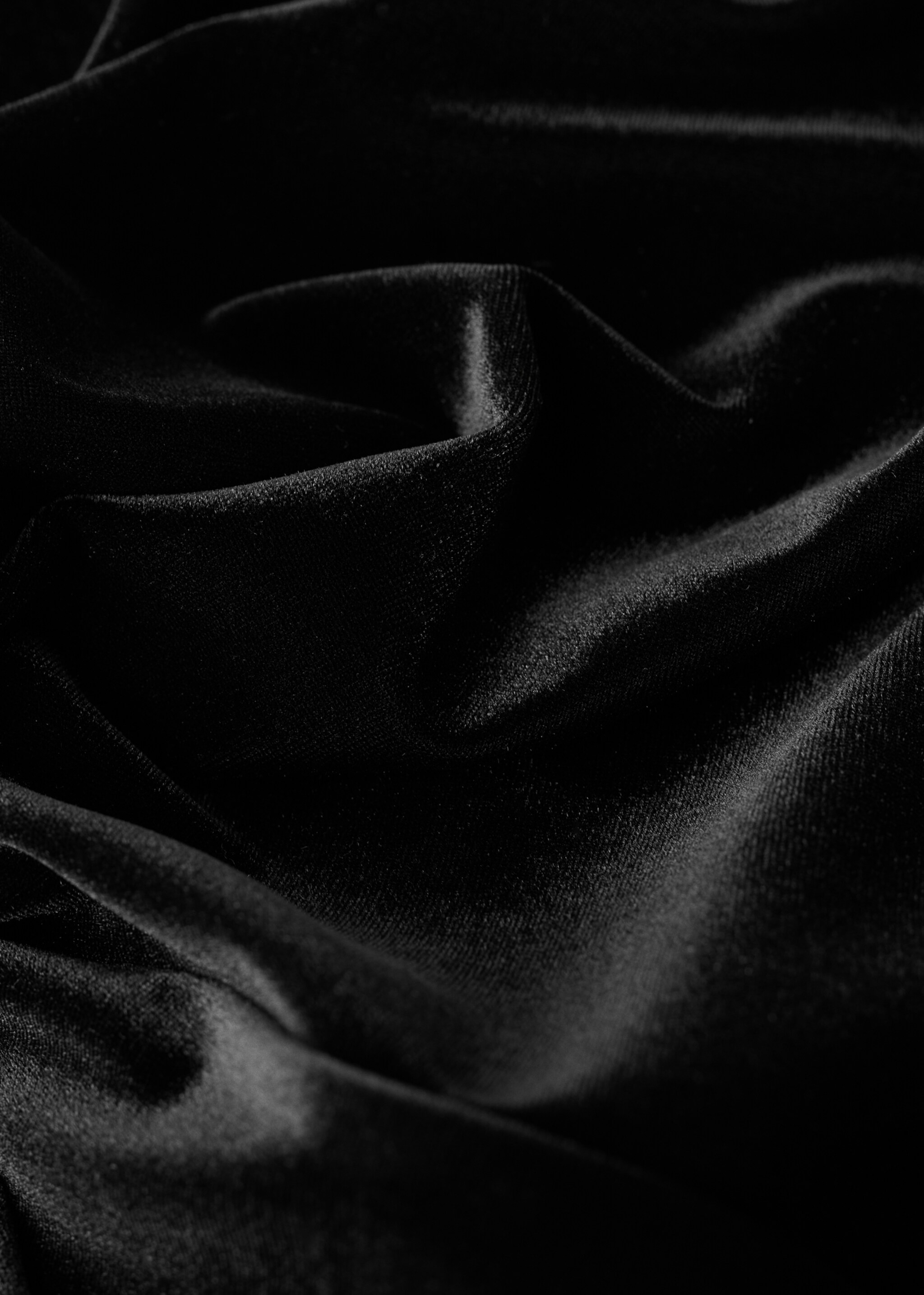Long velvet blazer - Details of the article 0, Black. Ref: 17068284-00.