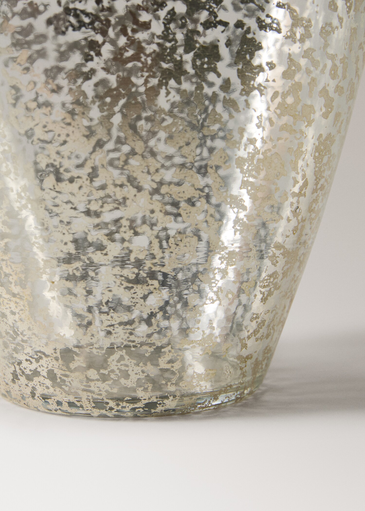 Small mercurised glass vase - Details of the article 2