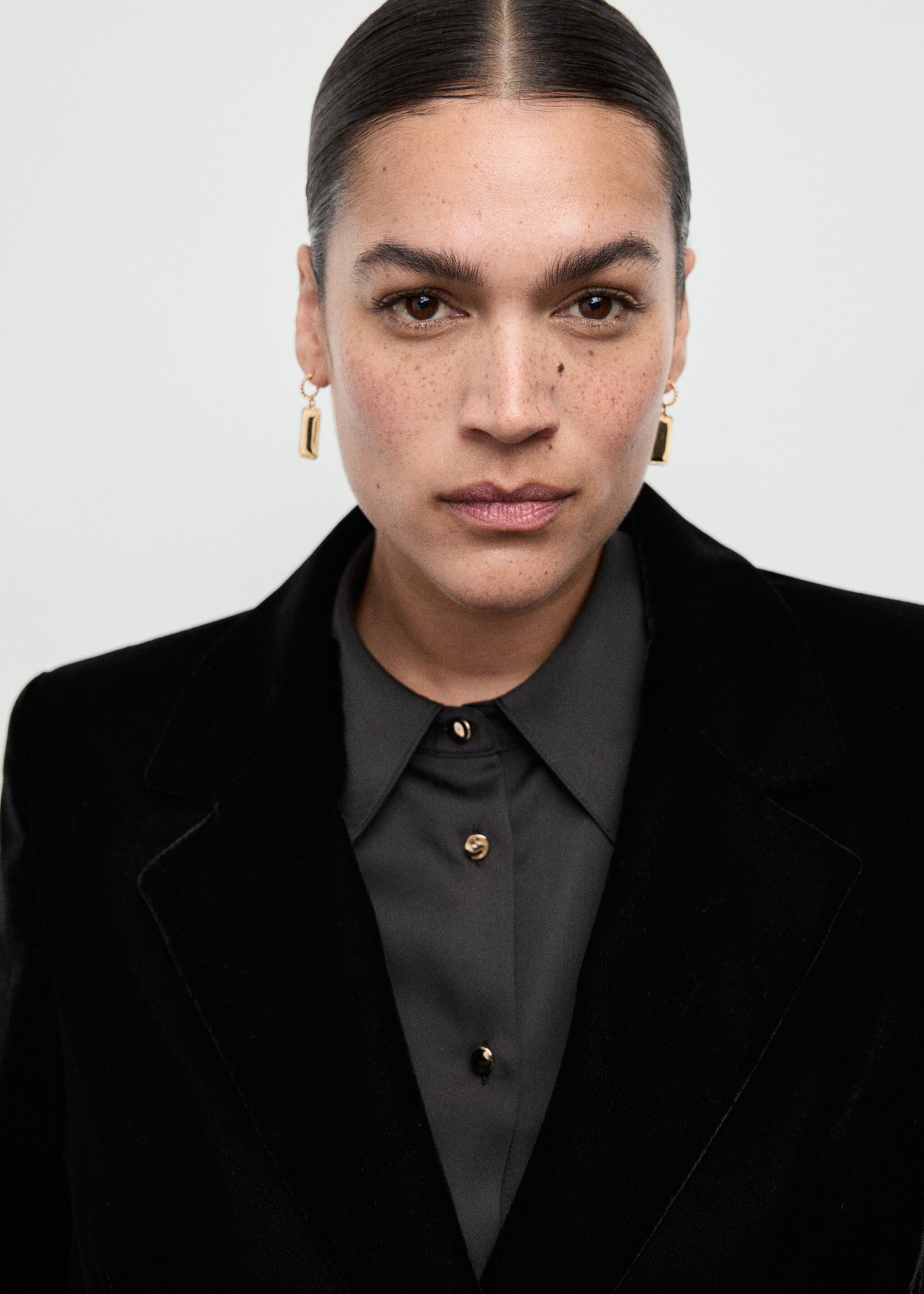 Double-breasted velvet jacket - Details of the article 4, Black. Ref: 17068287-00.