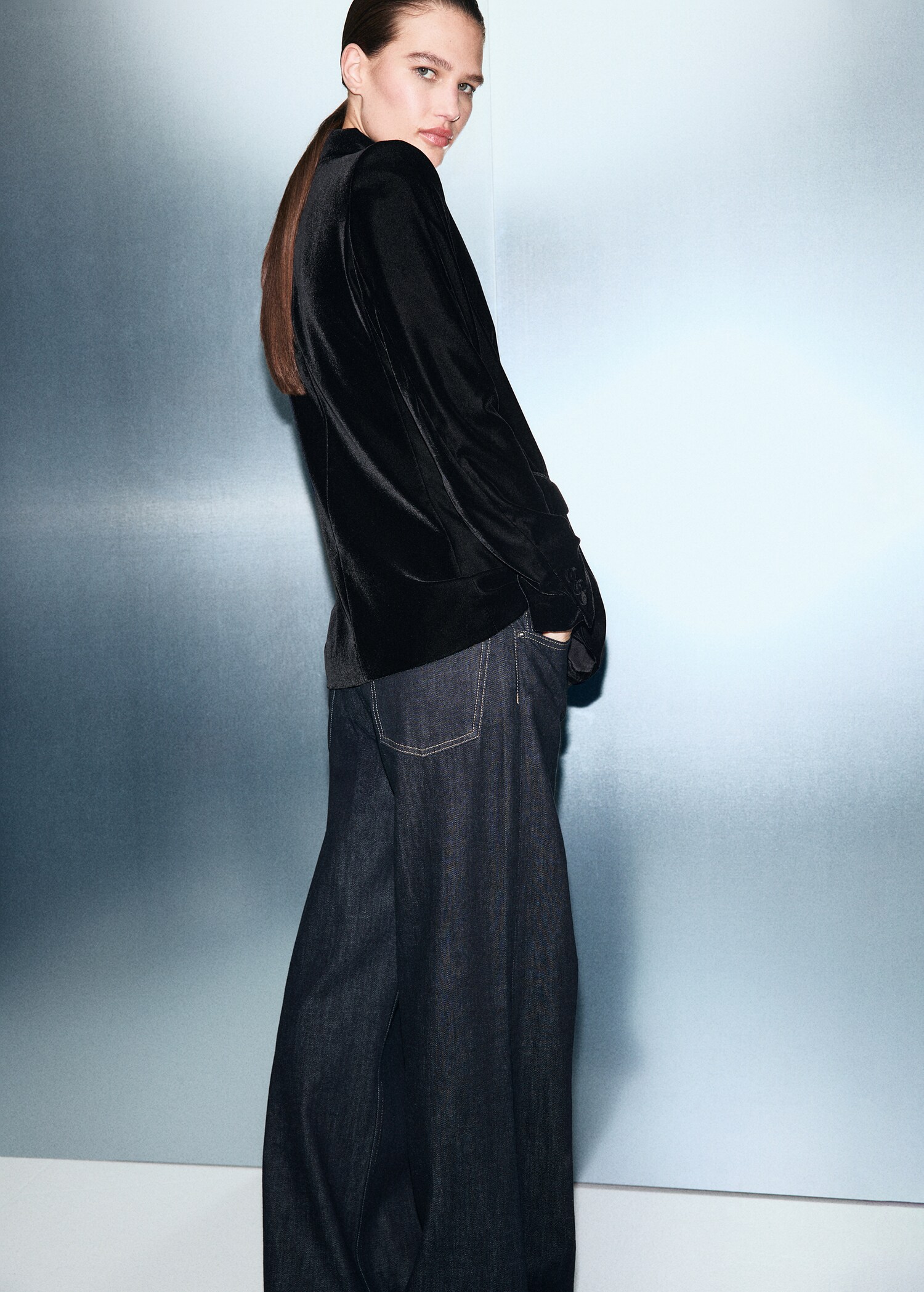 Double-breasted velvet jacket - Reverse of the article