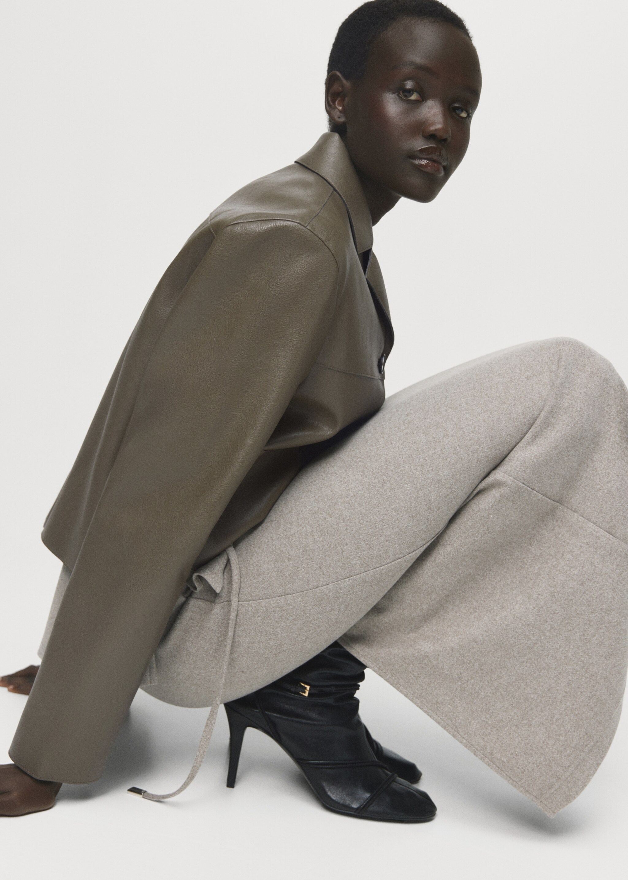 Leather-effect jacket with pockets - Details of the article 2, Olive Green. Ref: 17068288-00.