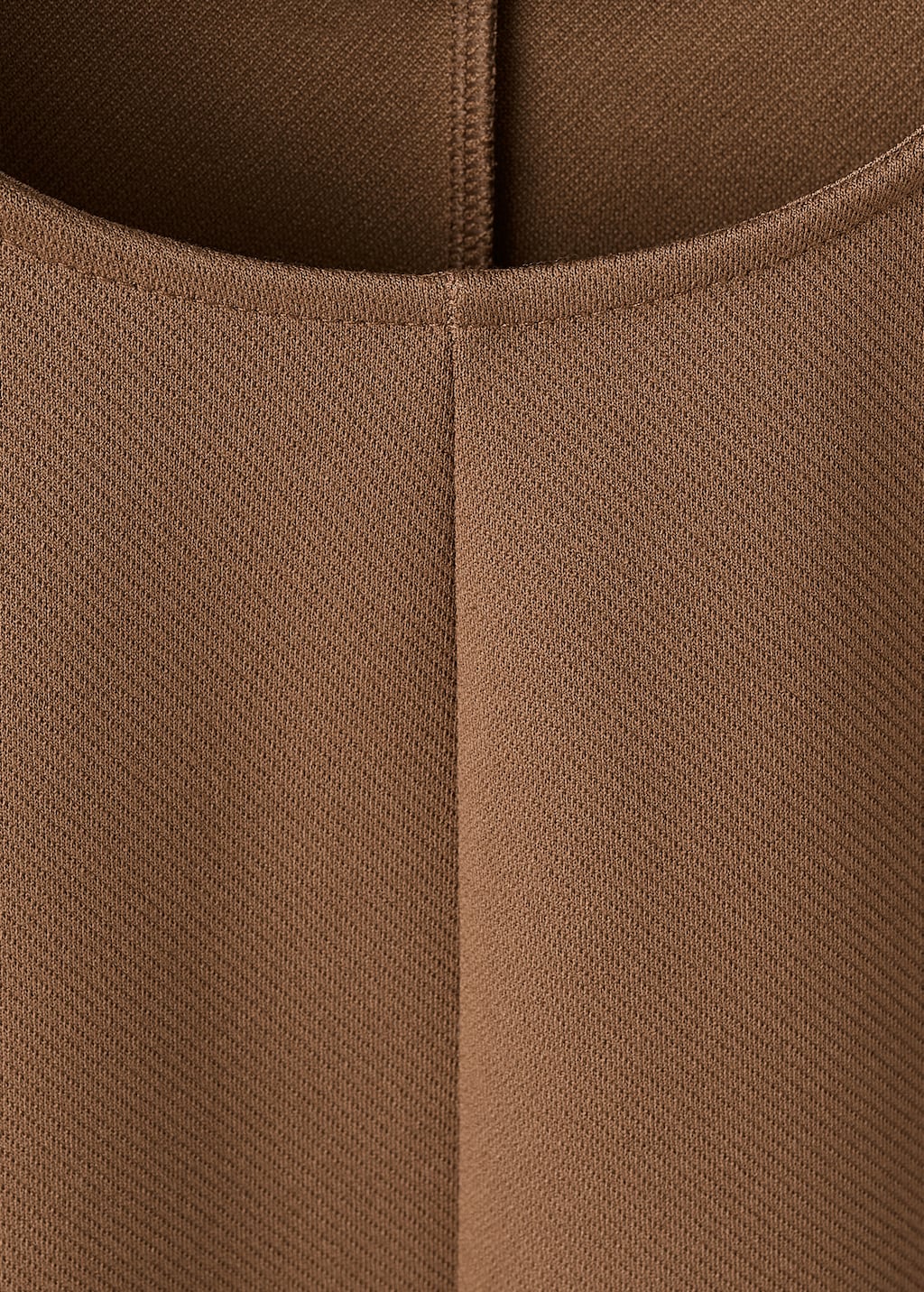 Fitted top with wide straps