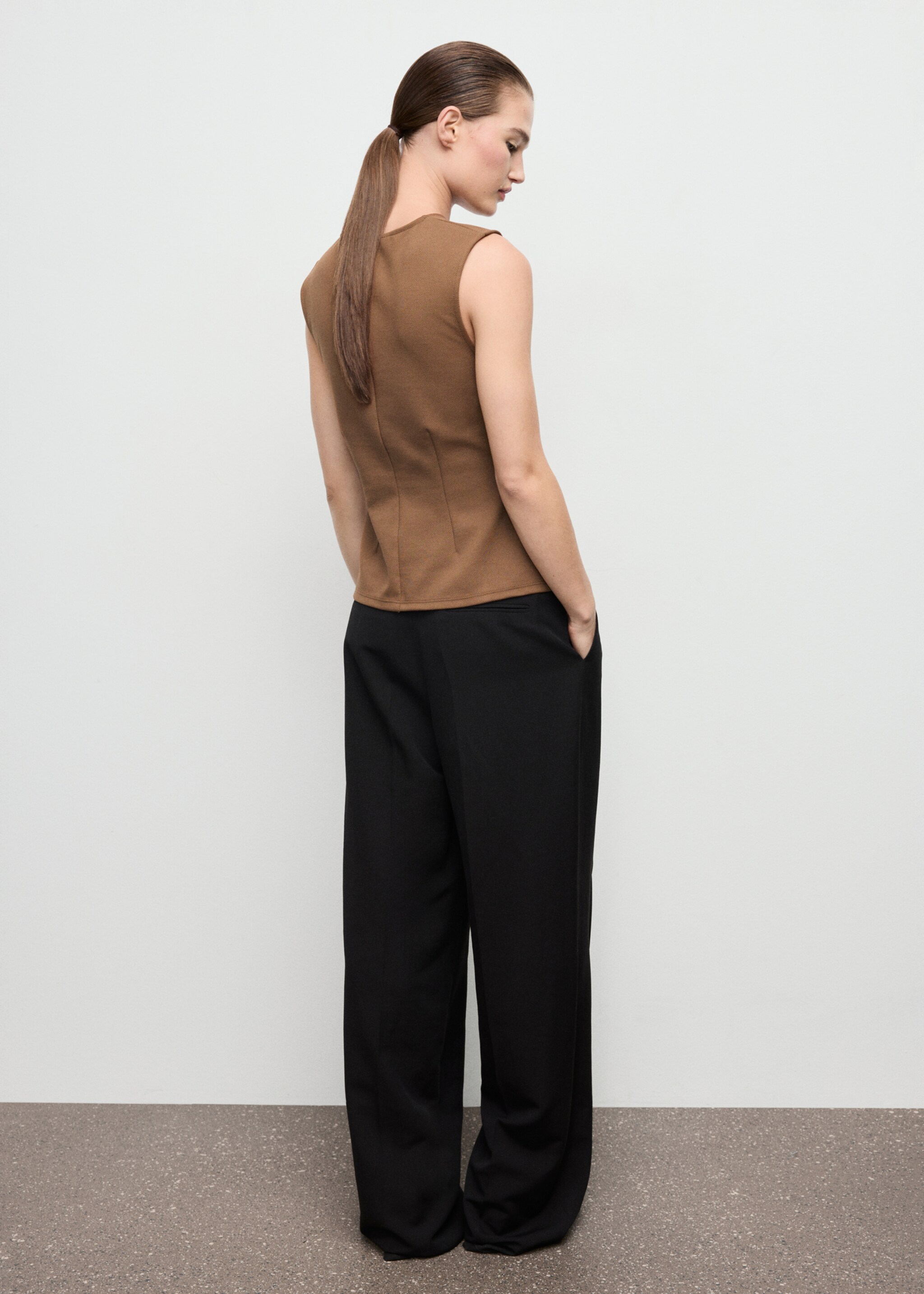 Fitted top with wide straps - Reverse of the article, Medium Brown. Ref: 17068291-00.