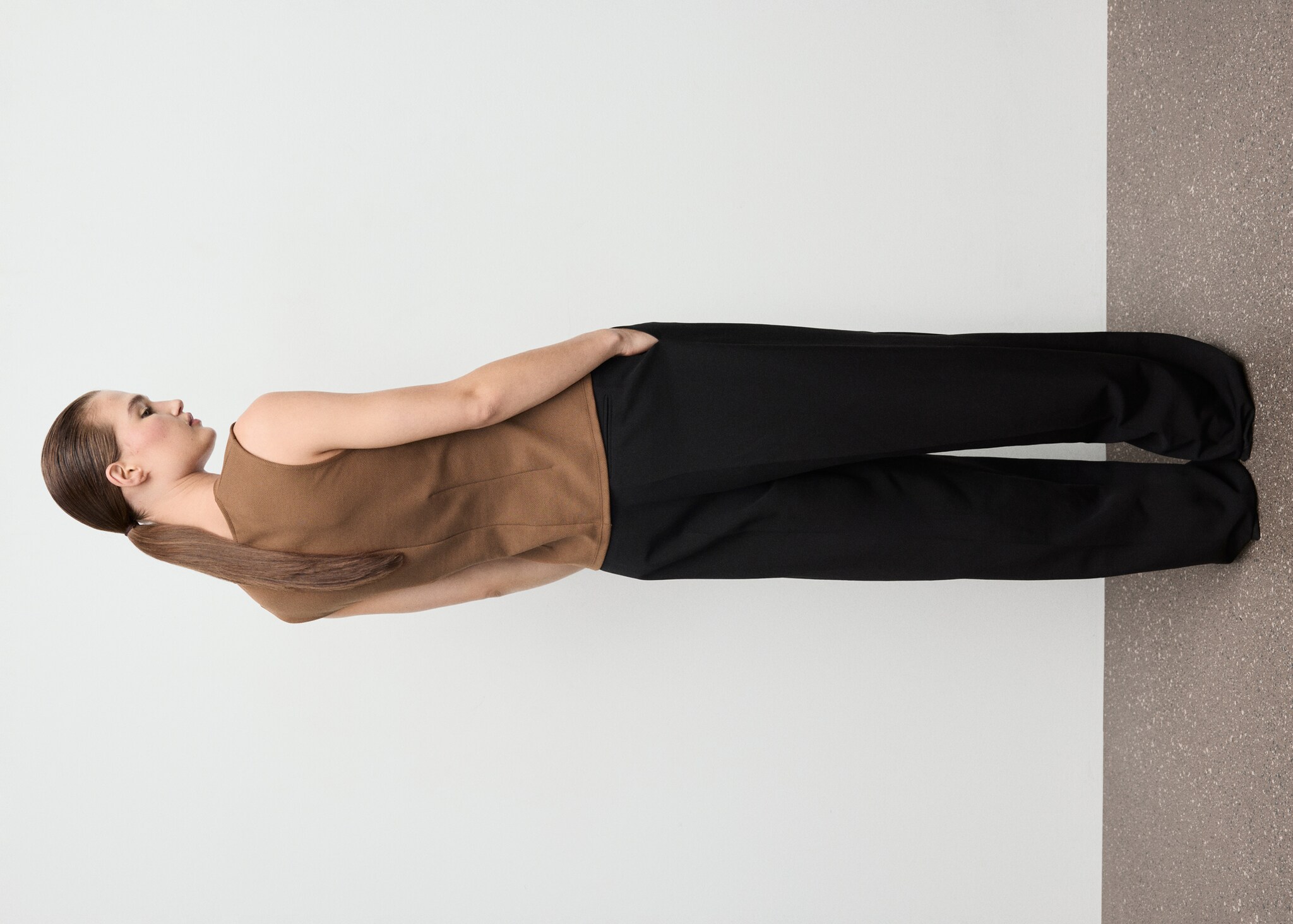 Fitted top with wide straps - Reverse of the article