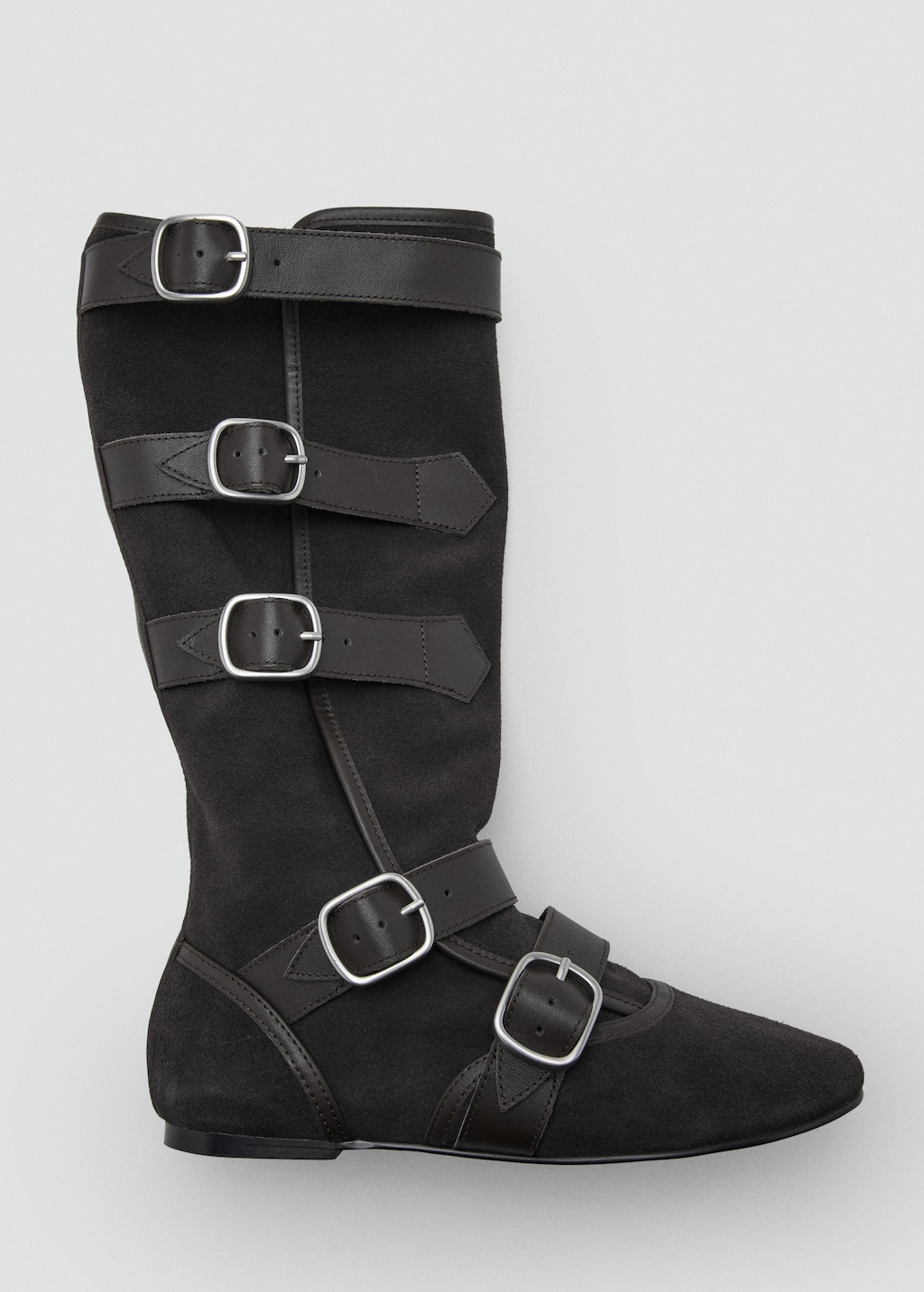 Suede boots with buckle